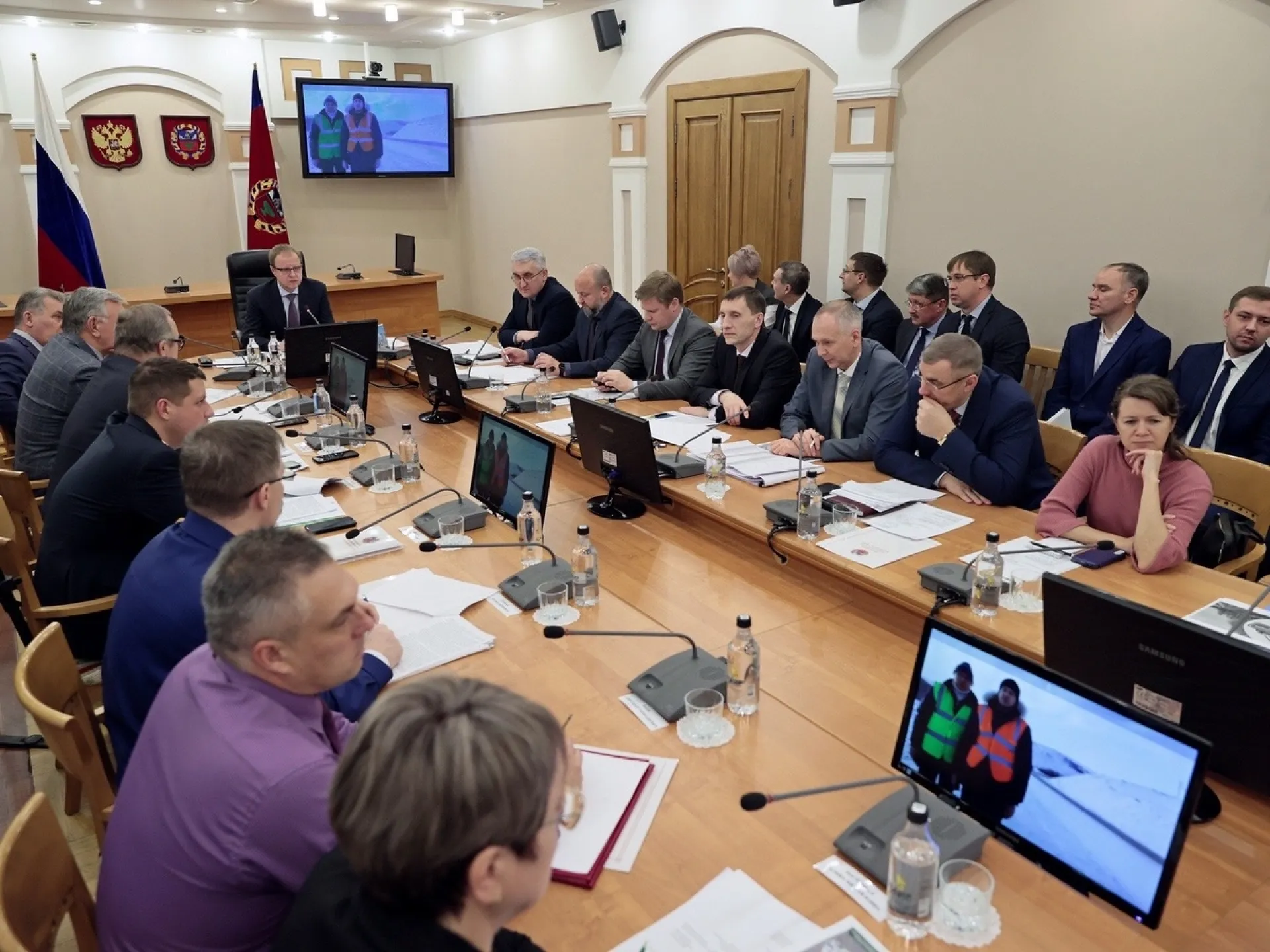 Виктор Томенко в режиме телемоста принял участие в открытии двух участков автомобильной дороги Алтайское — Ая — Бирюзовая Катунь Виктор Томенко в режиме телемоста принял участие в открытии двух участков автомобильной дороги Алтайское — Ая — Бирюзовая Катунь