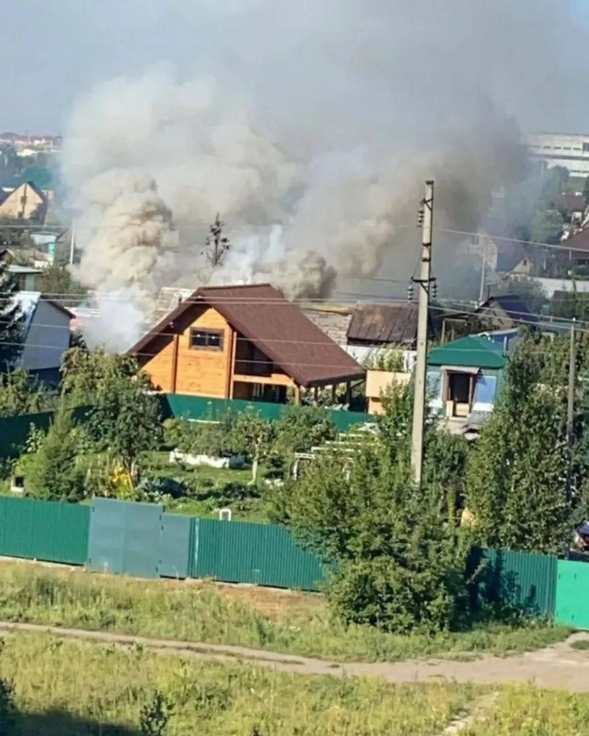 Дачный домик сгорел в пригородном садоводстве Барнаула Дачный домик сгорел в пригородном садоводстве Барнаула