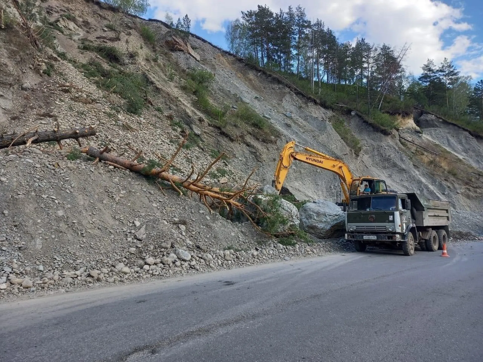 Временно ограничено движение на Чемальском тракте в Республике Алтай Временно ограничено движение на Чемальском тракте в Республике Алтай