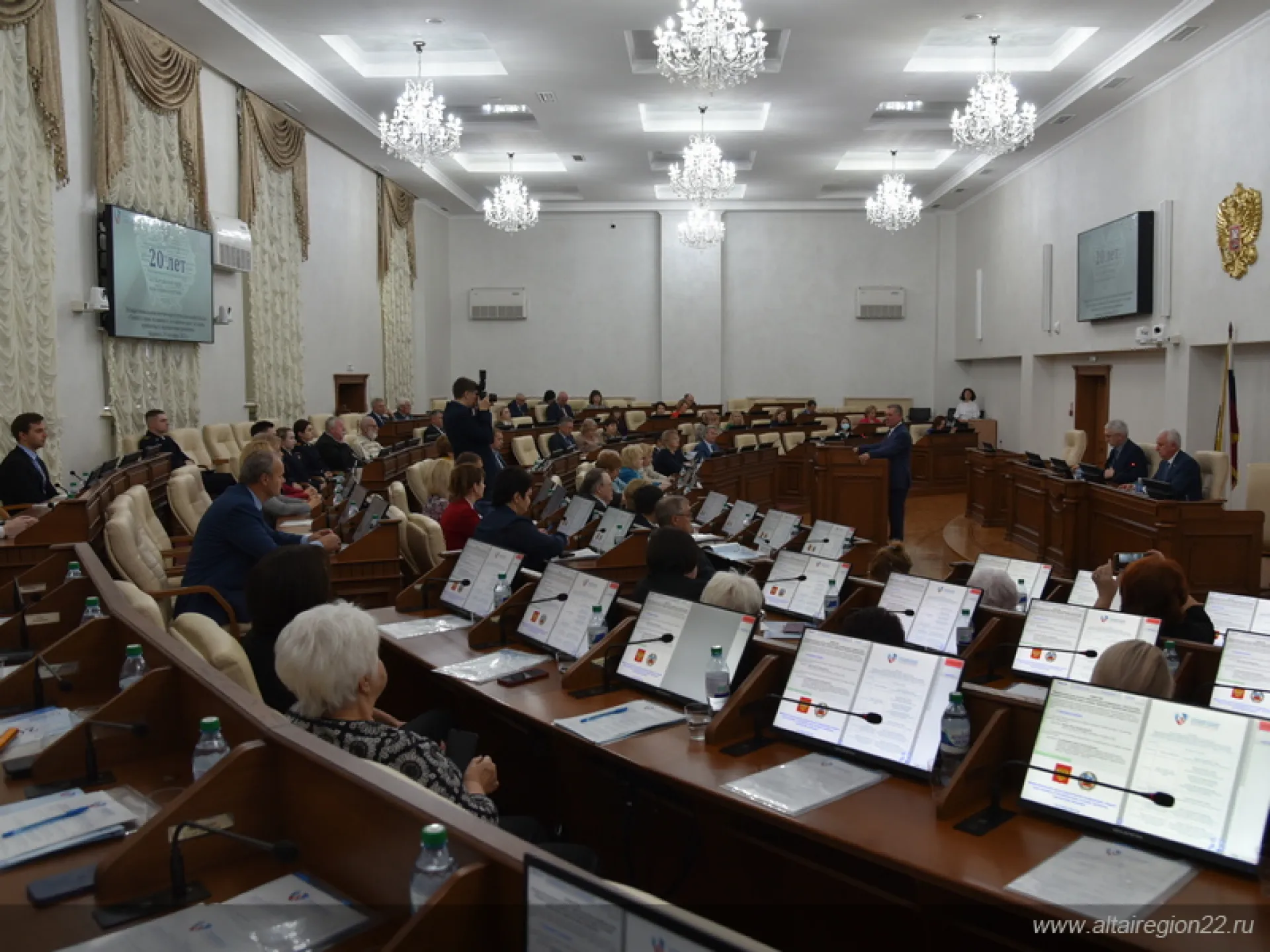 Губернатор Алтайского края направил приветствие участникам научно-практической конференции по вопросам защиты прав человека Губернатор Алтайского края направил приветствие участникам научно-практической конференции по вопросам защиты прав человека