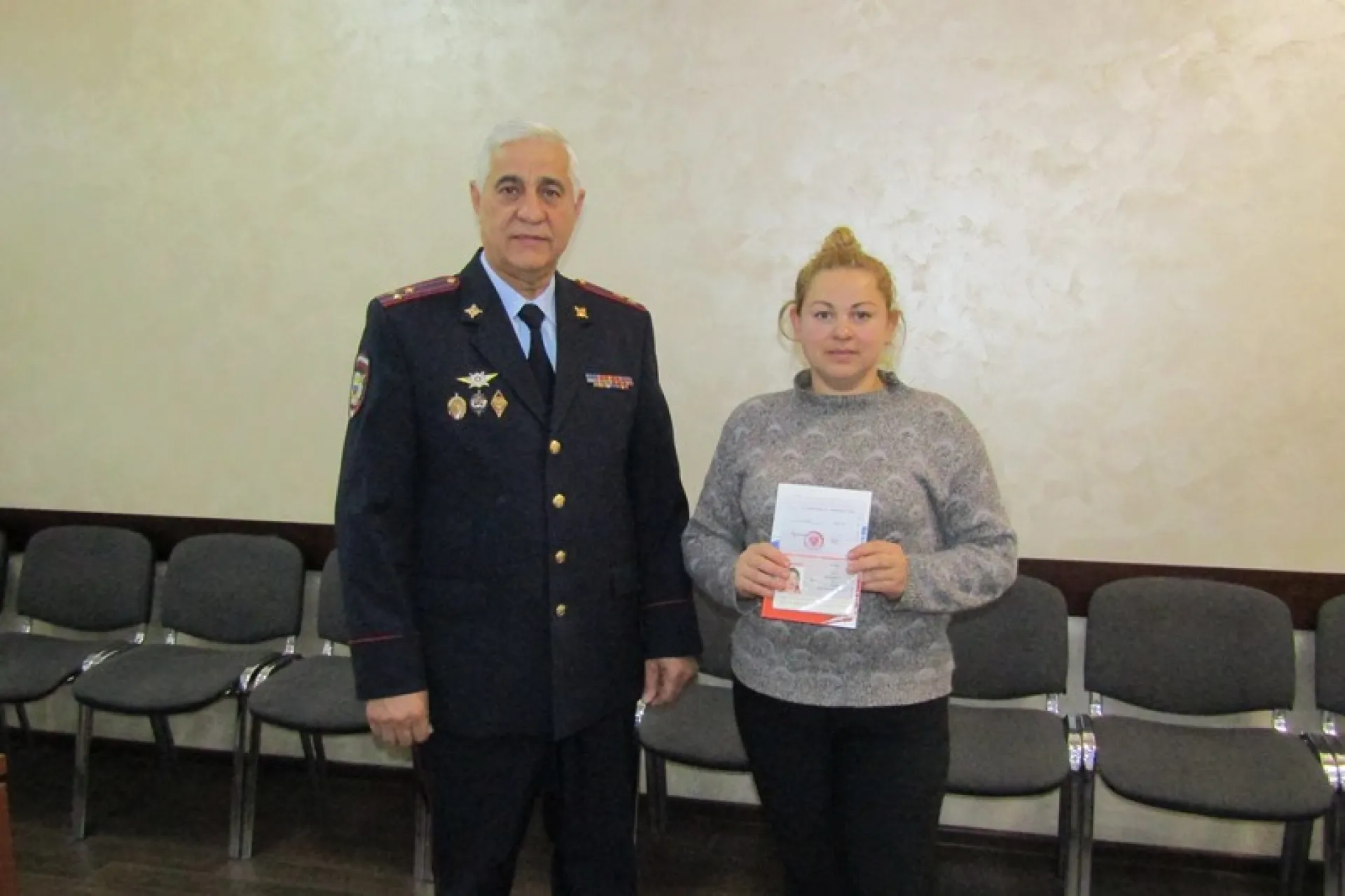 Жителям ЛНР и Херсонской области вручили паспорта граждан Российской Федерации в Алтайском крае Жителям ЛНР и Херсонской области вручили паспорта граждан Российской Федерации в Алтайском крае