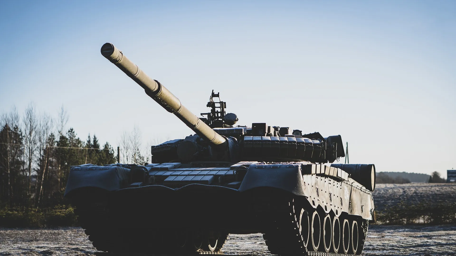 Трассу из-за военных колонн перекроют в Алтайском крае Трассу из-за военных колонн перекроют в Алтайском крае