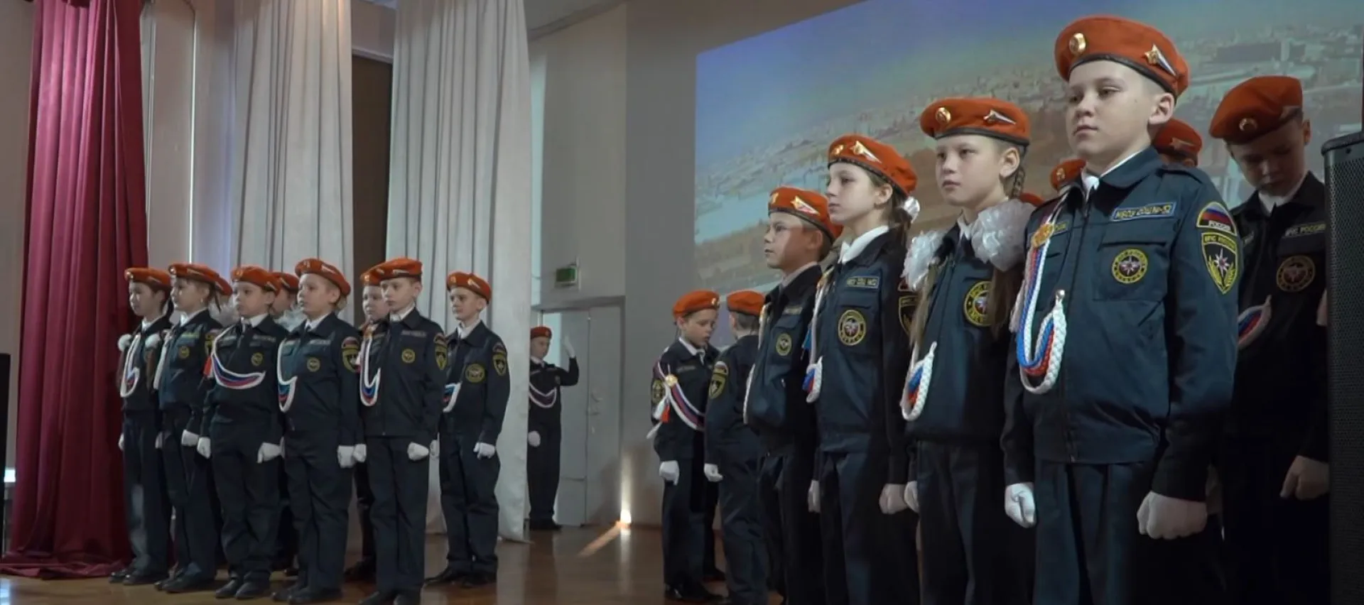 В день годовщины вывода советских войск из Афганистана в барнаульском лицее № 52 провели слёт «Своих не бросаем!» В день годовщины вывода советских войск из Афганистана в барнаульском лицее № 52 провели слёт «Своих не бросаем!»