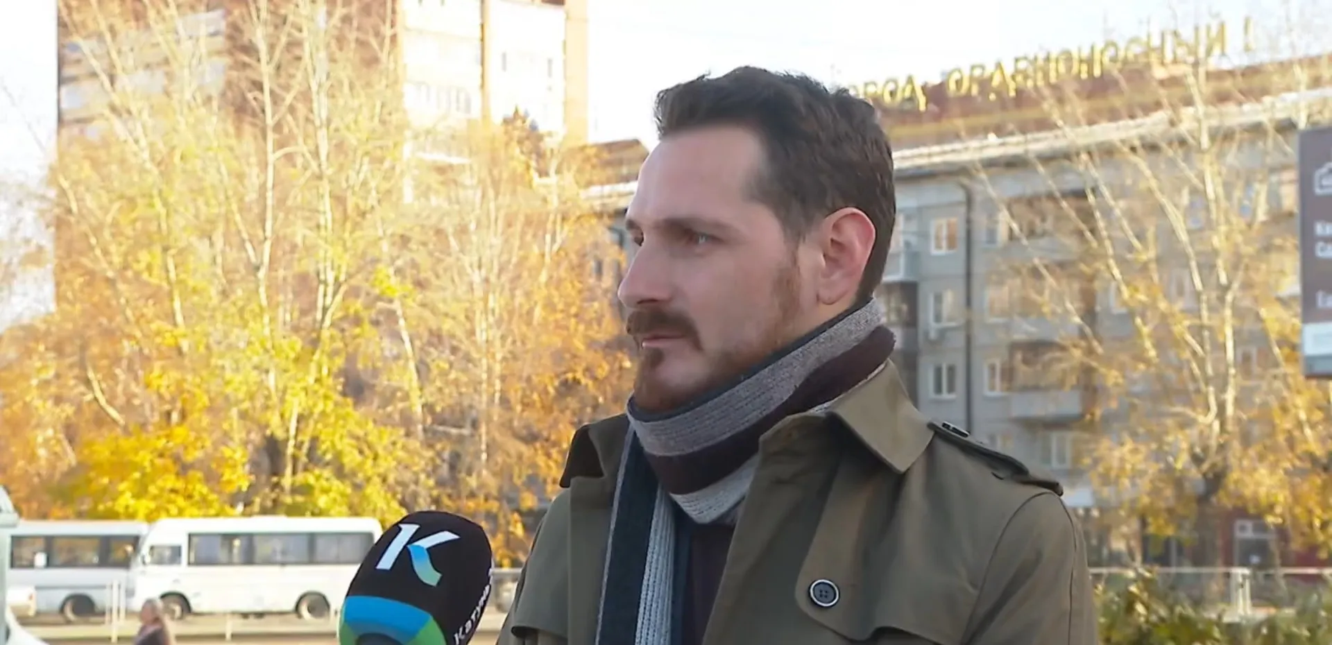 В Барнауле демонтируют буквы «Барнаул - город орденоносный» со здания на Красноармейском, 118 В Барнауле демонтируют буквы «Барнаул - город орденоносный» со здания на Красноармейском, 118