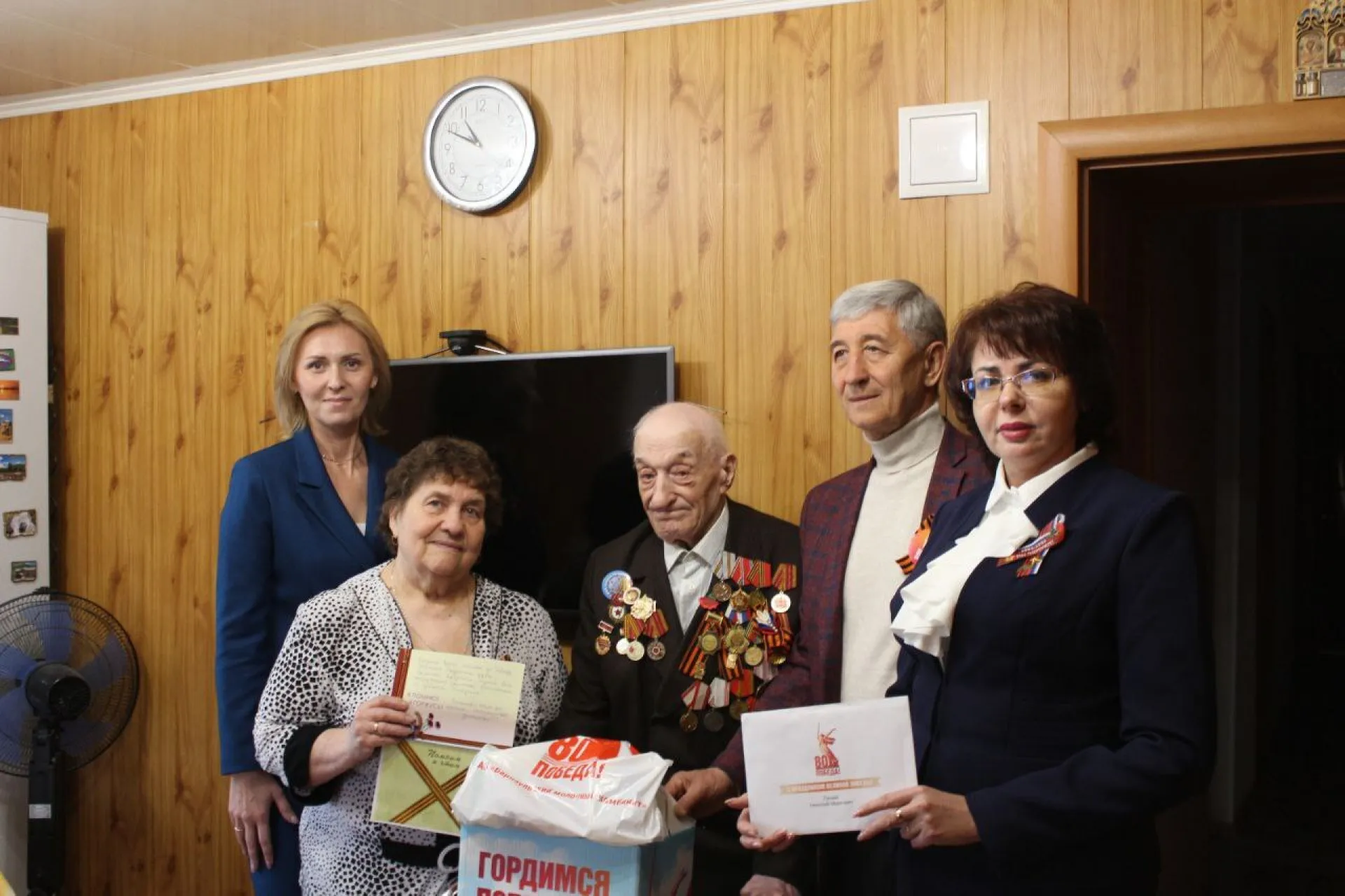 В Алтайском крае продолжают чествовать ветеранов Великой Победы В Алтайском крае продолжают чествовать ветеранов Великой Победы
