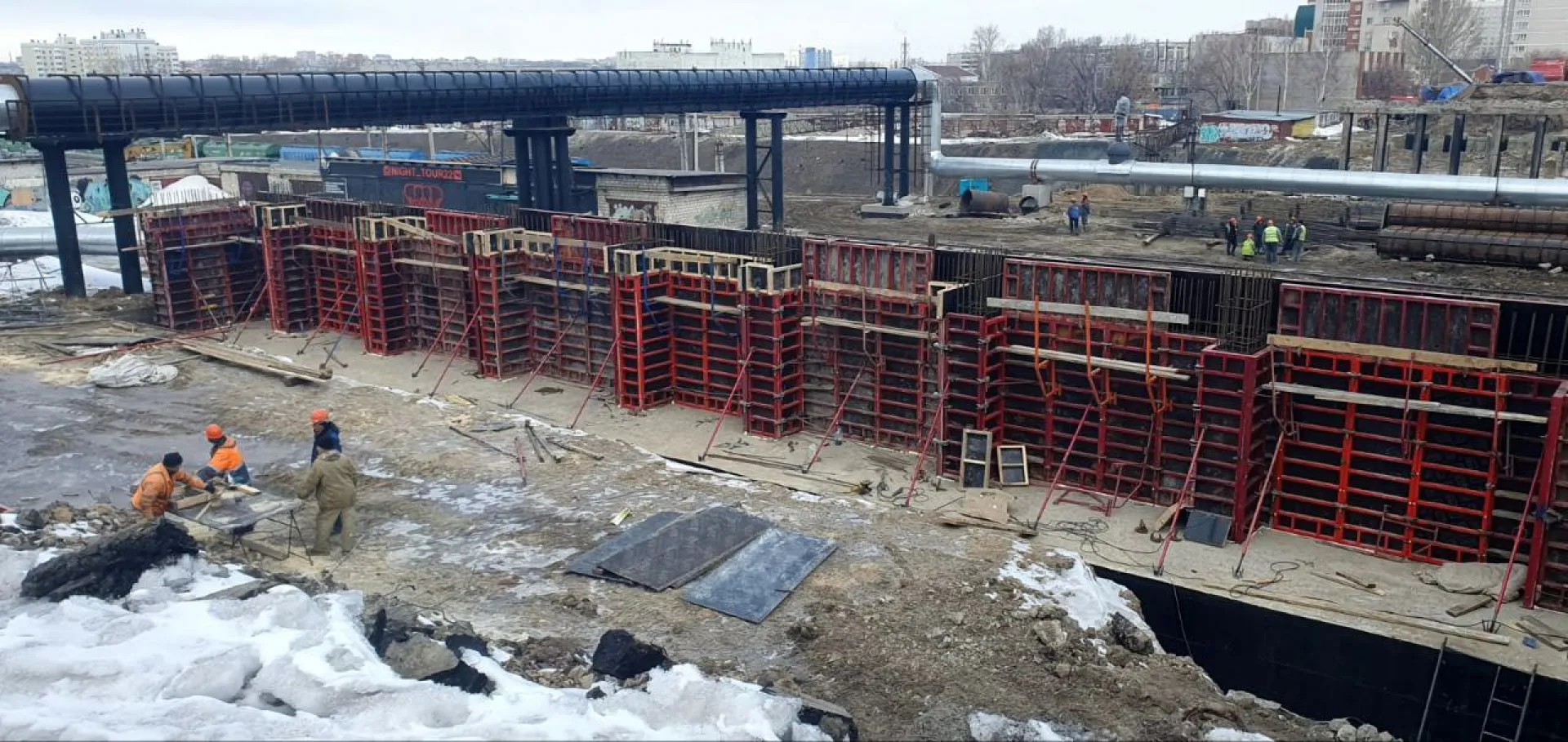 Новые опоры продолжают возводить на путепроводе на проспекте Ленина в Барнауле Новые опоры продолжают возводить на путепроводе на проспекте Ленина в Барнауле