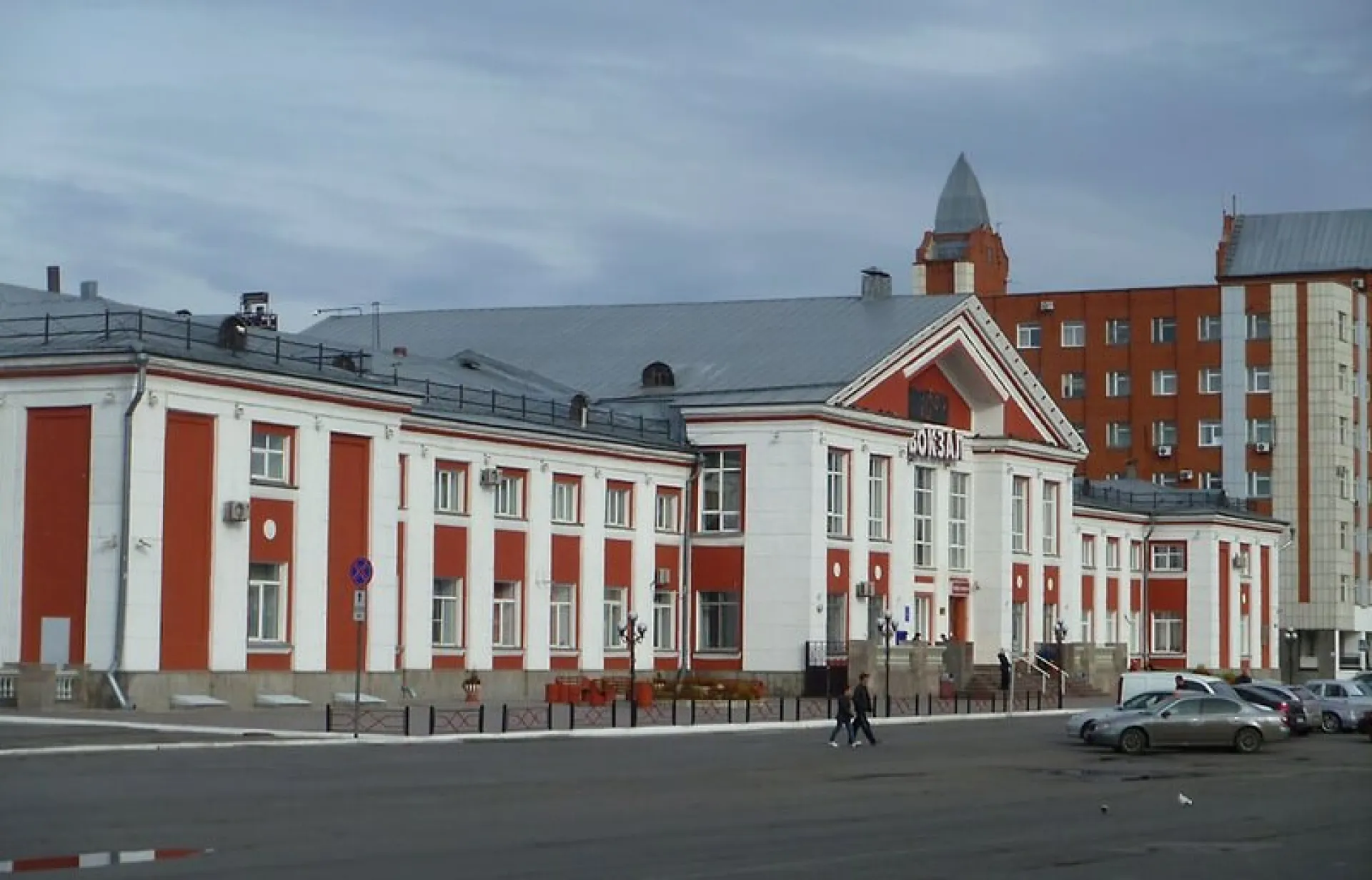 В туалете барнаульского ж/д вокзала нашли боевые гранаты В туалете барнаульского ж/д вокзала нашли боевые гранаты