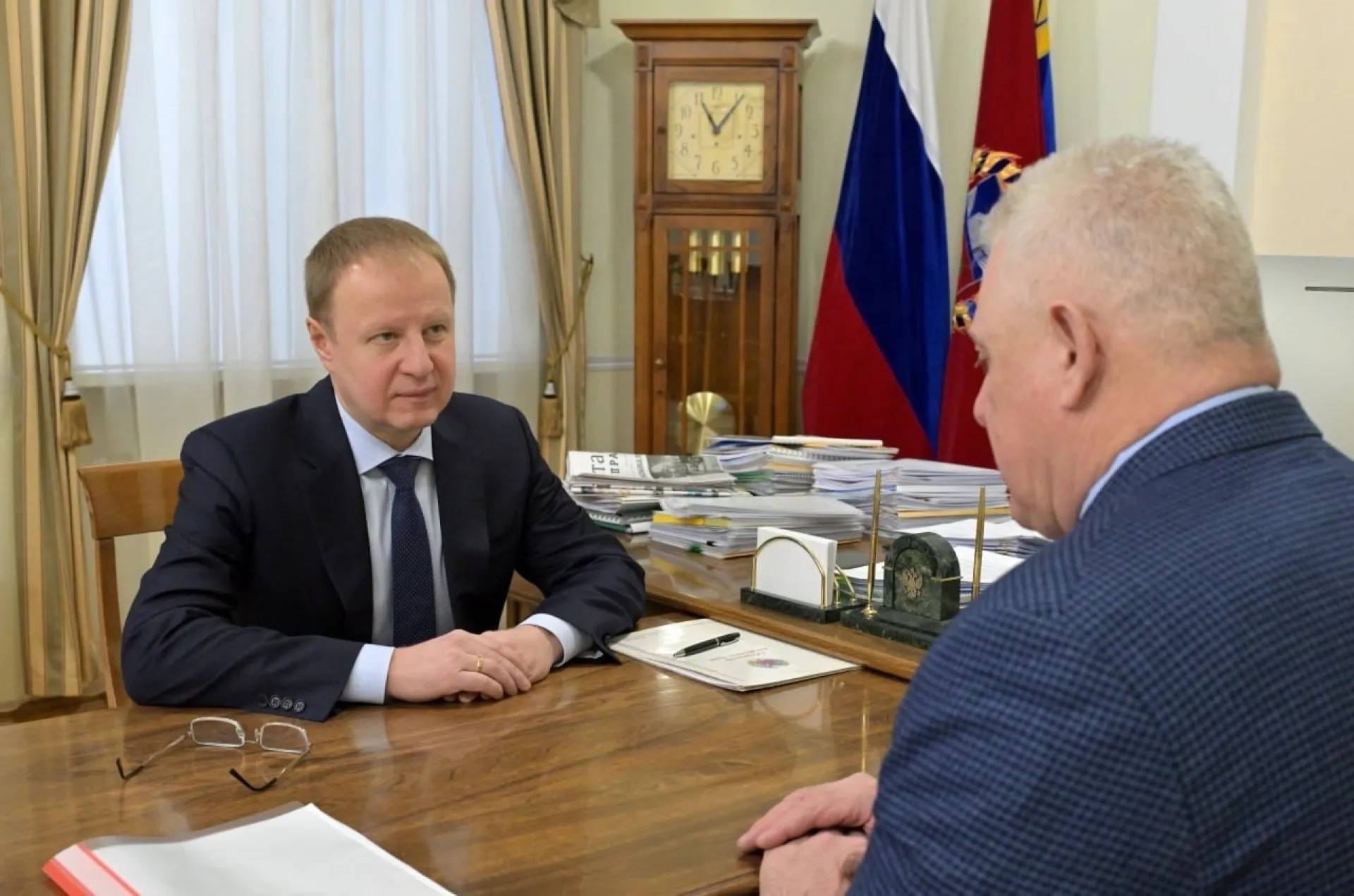 Губернатор Виктор Томенко обсудил с главой Новоалтайска планы развития города Губернатор Виктор Томенко обсудил с главой Новоалтайска планы развития города