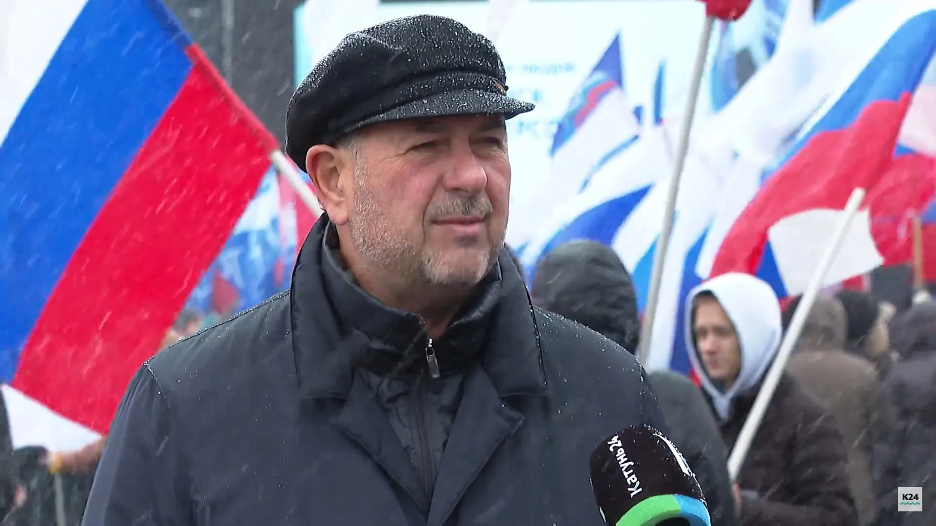 «Уже сегодня очевидно, что Майдан на Украине провалился». Председатель координационного совета общероссийских ветеранских организаций Алтайского края Сергей Завалихин от лица организации отметил, что они горячо приветствуют результаты референдумов «Уже сегодня очевидно, что Майдан на Украине провалился». Председатель координационного совета общероссийских ветеранских организаций Алтайского края Сергей Завалихин от лица организации отметил, что они горячо приветствуют результаты референдумов
