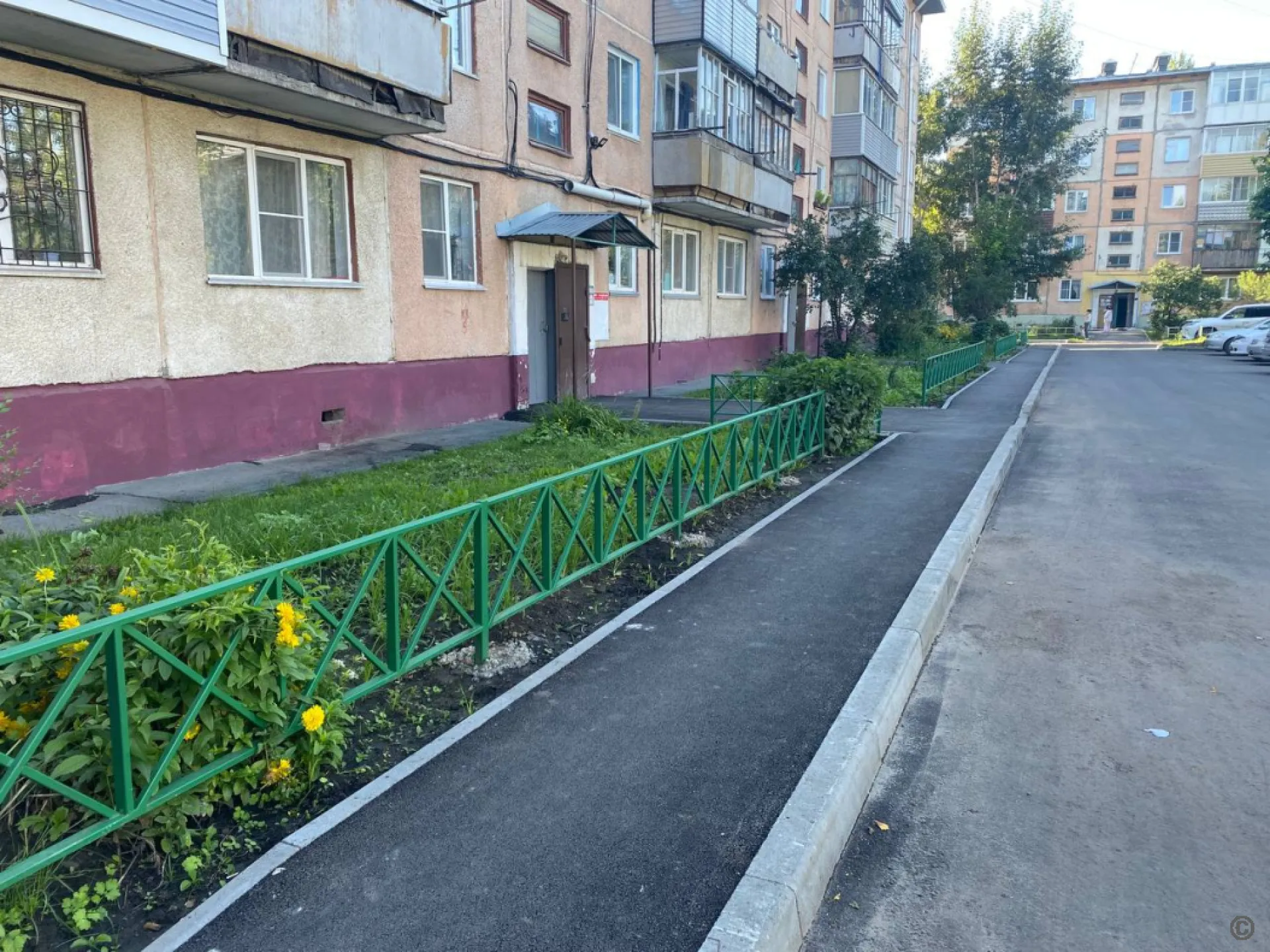 56 дворов ремонтируют в Барнауле