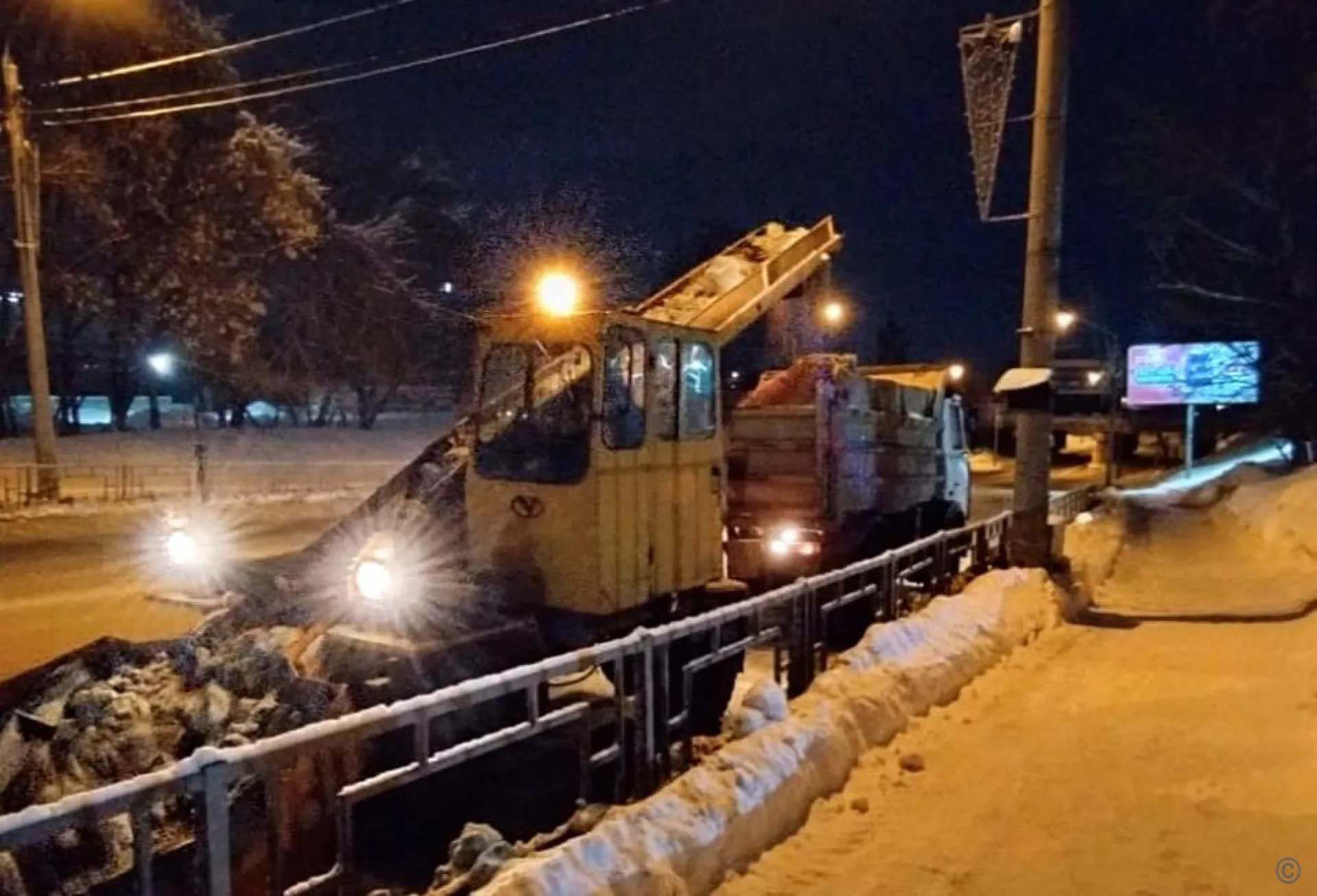 Более 20 тысяч кубометров снега вывезли из Барнаула за выходные
