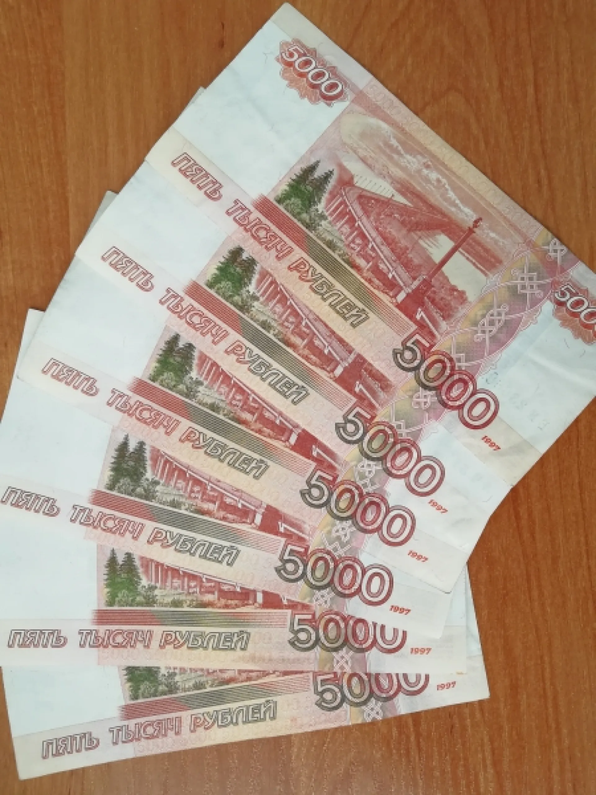 Барнаулец пытался подкупить инспектора ГИБДД, но его подвел посредник Барнаулец пытался подкупить инспектора ГИБДД, но его подвел посредник