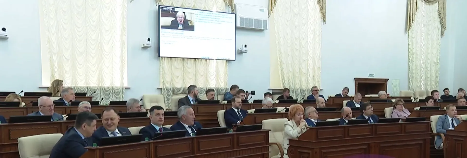 В Барнауле прошла апрельская сессия краевого Законодательного Собрания В Барнауле прошла апрельская сессия краевого Законодательного Собрания