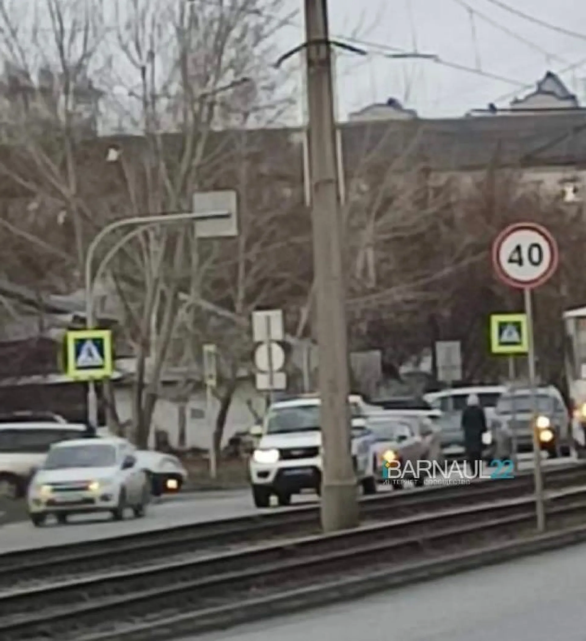 Неизвестные сбили двух девочек в Барнауле Неизвестные сбили двух девочек в Барнауле