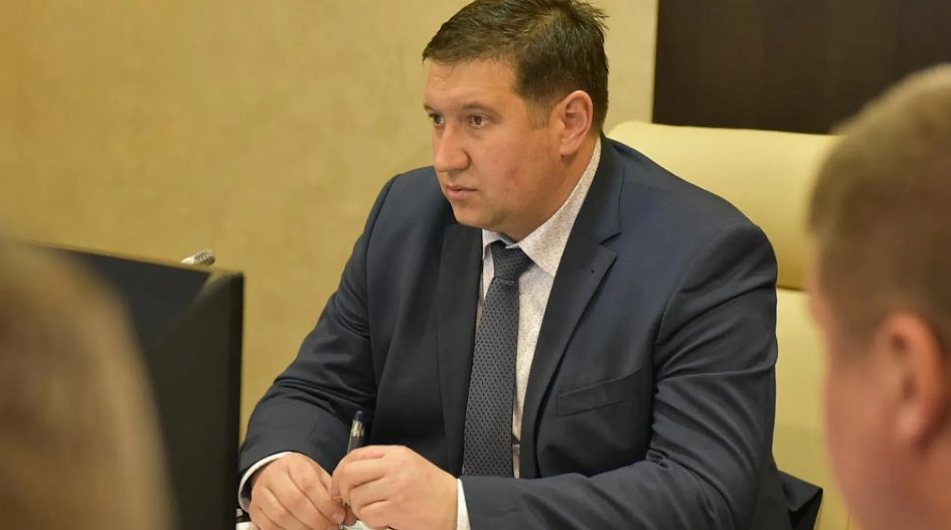 Министр транспорта Алтайского края ответил популярному блогеру Варламову Министр транспорта Алтайского края ответил популярному блогеру Варламову