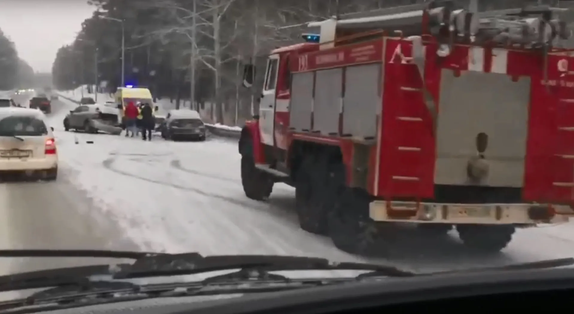 Жесткое ДТП произошло на одной из дорог Барнаула Жесткое ДТП произошло на одной из дорог Барнаула