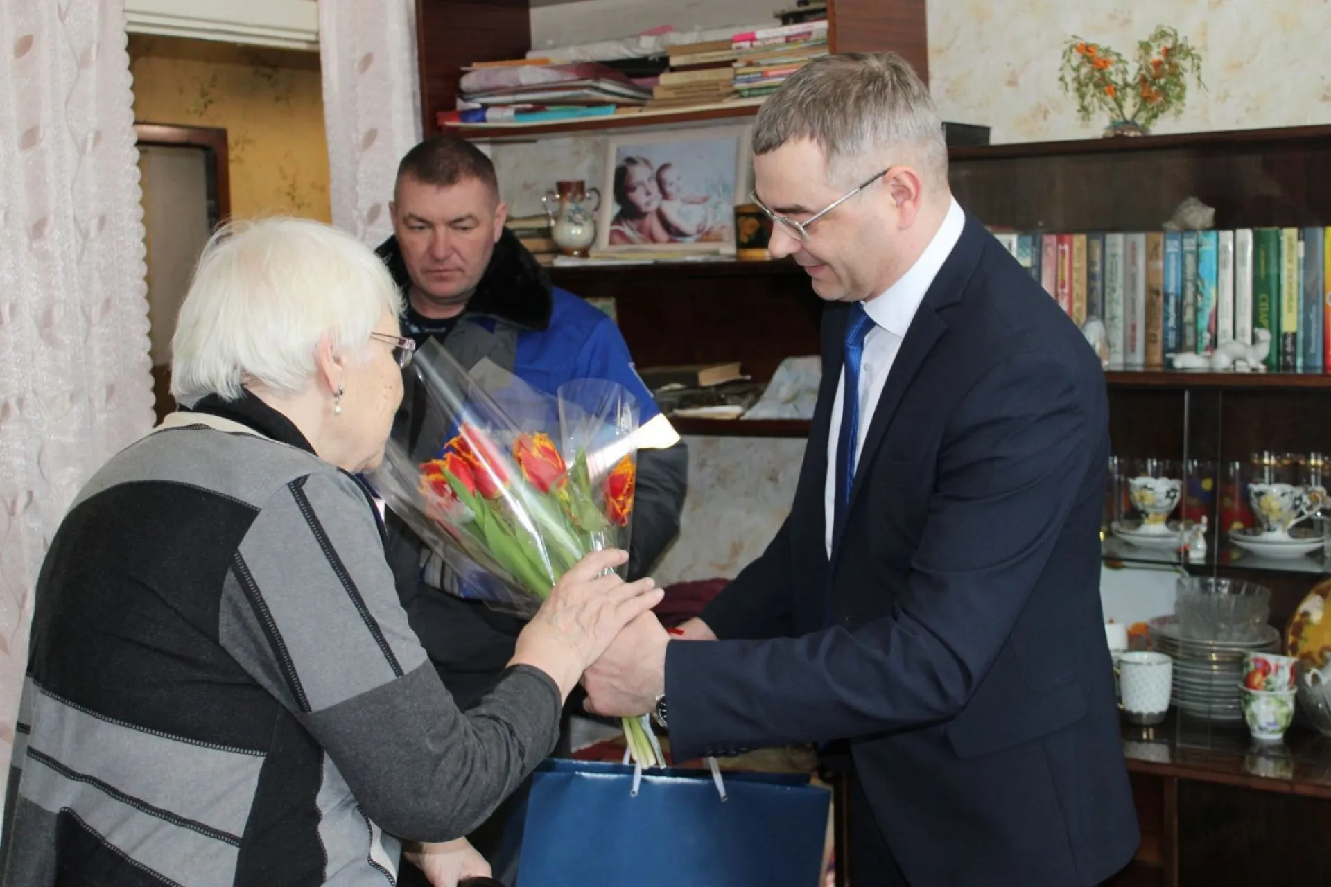В Алтайском крае газовики подключили к природному газу дома женщин — ветеранов труда, обладающих статусом «дети войны» В Алтайском крае газовики подключили к природному газу дома женщин — ветеранов труда, обладающих статусом «дети войны»