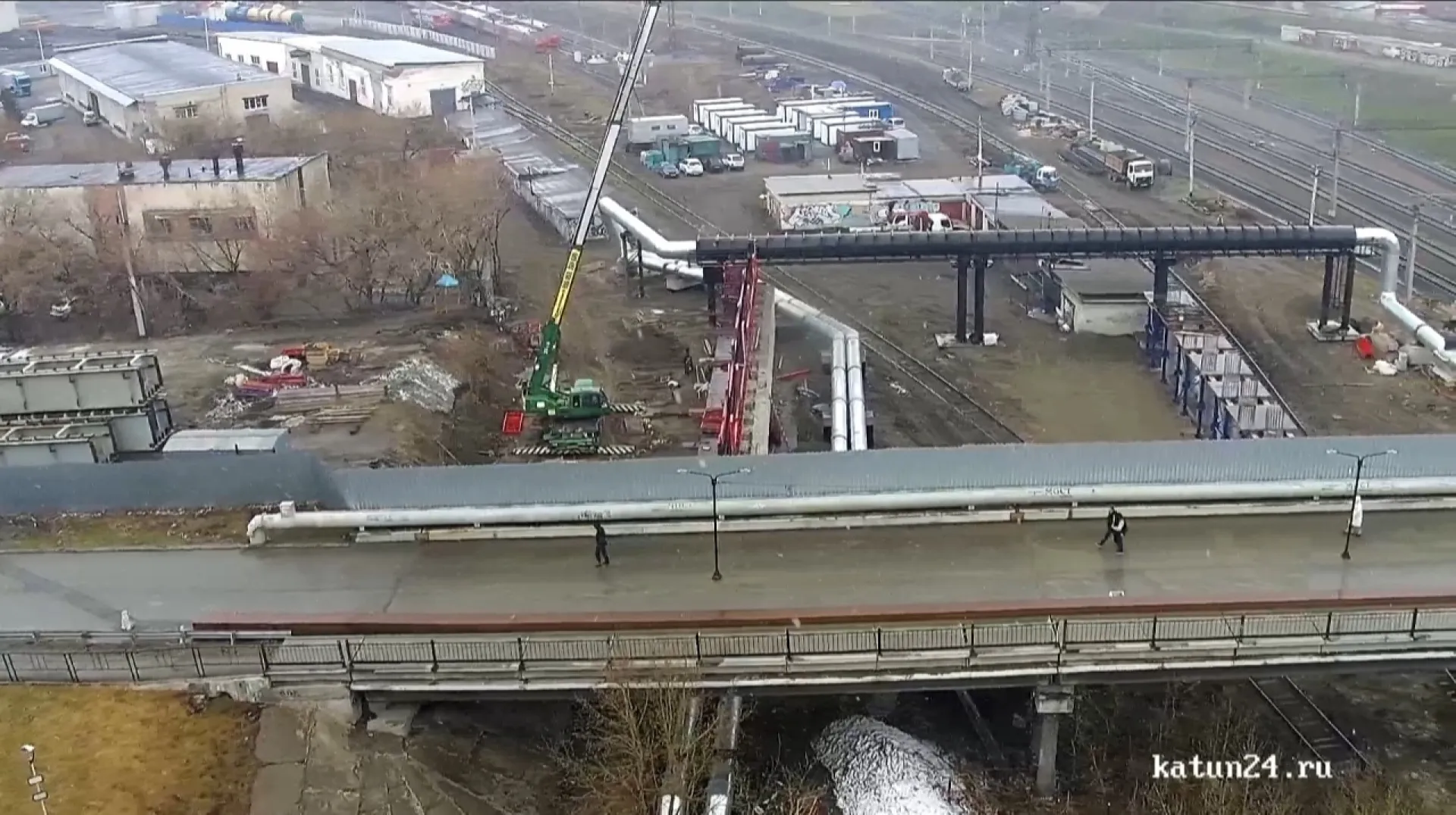 На одном из путепроводов на проспекте Ленина в Барнауле монтируют новые пролёты На одном из путепроводов на проспекте Ленина в Барнауле монтируют новые пролёты