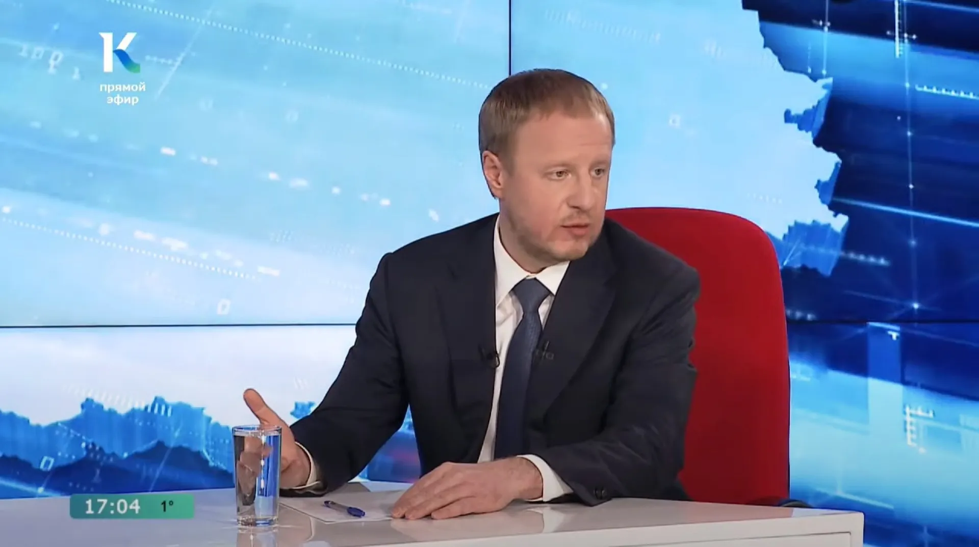 «Сколько можно прожить в режиме подвига?»: Виктор Томенко о ситуации с коронавирусом и QR-кодами в Алтайском крае «Сколько можно прожить в режиме подвига?»: Виктор Томенко о ситуации с коронавирусом и QR-кодами в Алтайском крае
