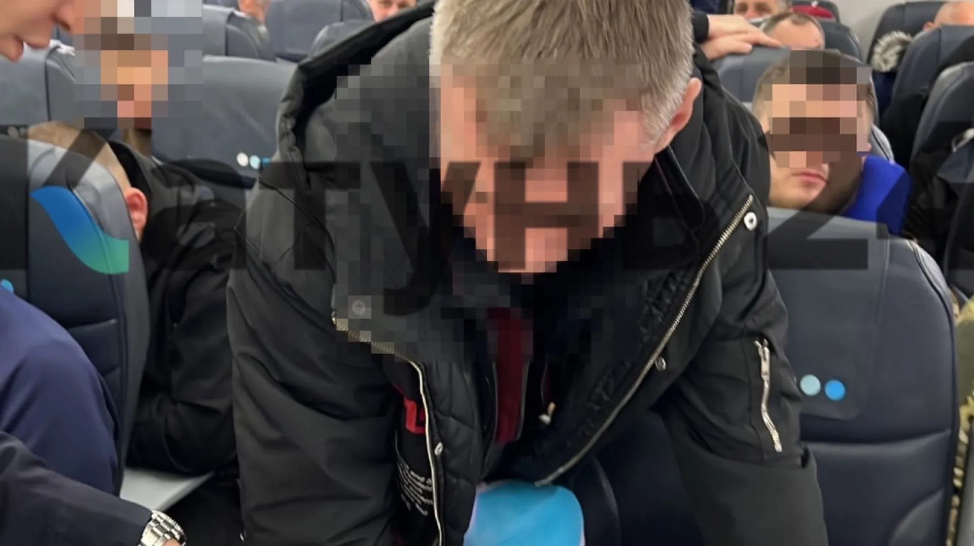 Авиакомпания «Победа» высадила из самолёта участника СВО. Видео Авиакомпания «Победа» высадила из самолёта участника СВО. Видео