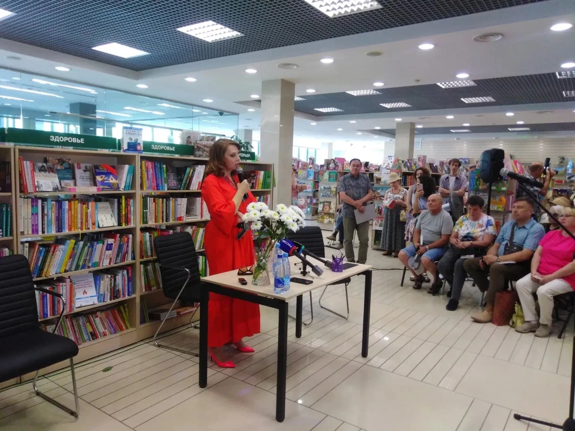 «Все книги я пишу ей»: Екатерина Рождественская представила новую книгу в Барнауле «Все книги я пишу ей»: Екатерина Рождественская представила новую книгу в Барнауле