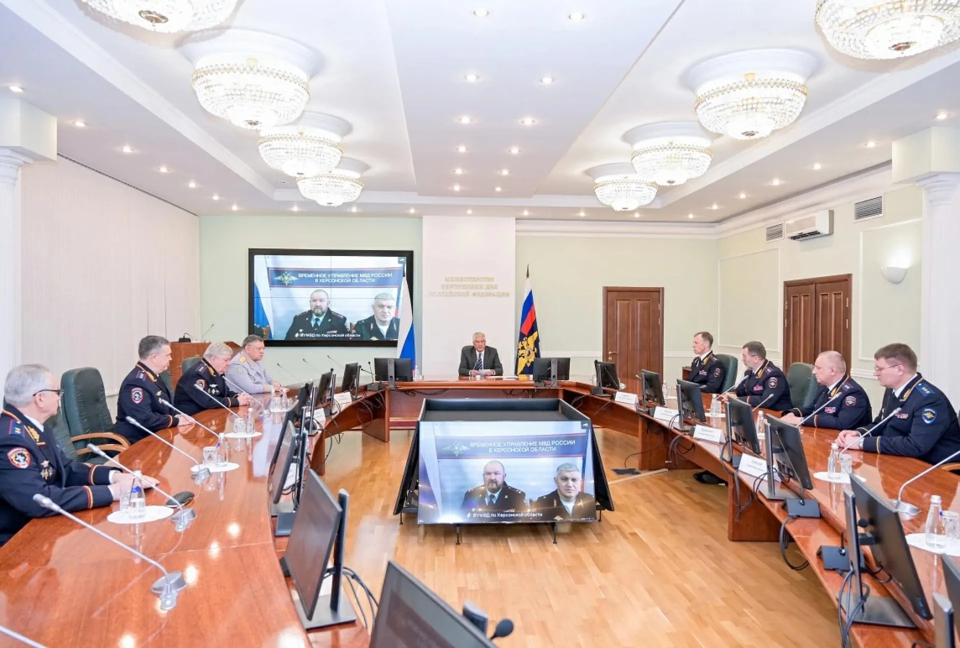 Глава МВД Владимир Колокольцев поздравил сотрудников полиции с профессиональным праздником Глава МВД Владимир Колокольцев поздравил сотрудников полиции с профессиональным праздником