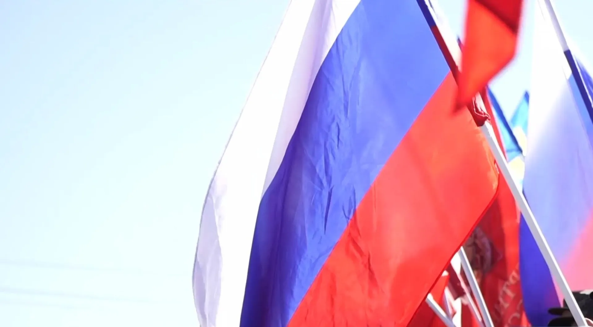 Полпред президента поздравил жителей сибирских регионов с Днём Конституции Полпред президента поздравил жителей сибирских регионов с Днём Конституции