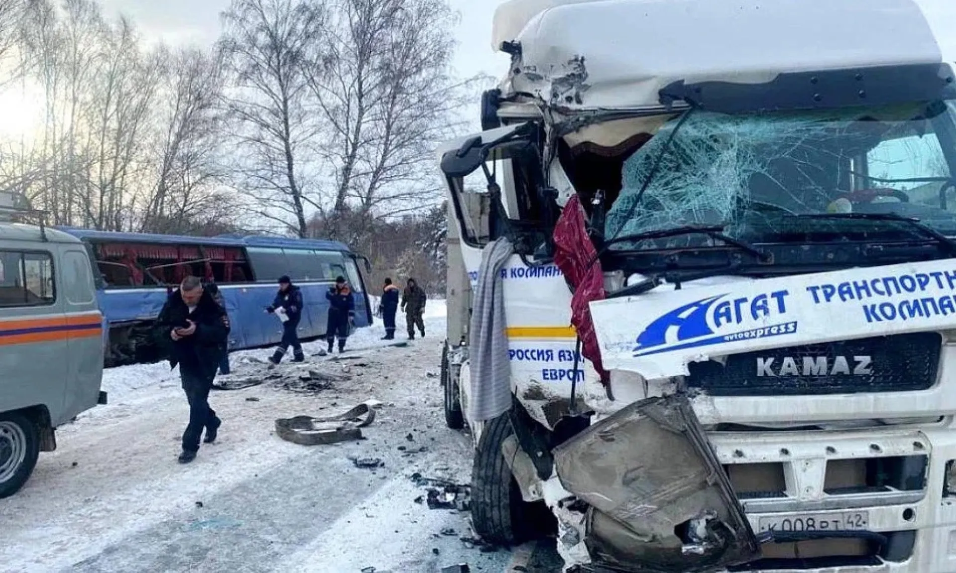 В автобусе, попавшем в ДТП в Искитимском районе Новосибирской области, ехала детская сборная по плаванию из Новосибирска В автобусе, попавшем в ДТП в Искитимском районе Новосибирской области, ехала детская сборная по плаванию из Новосибирска