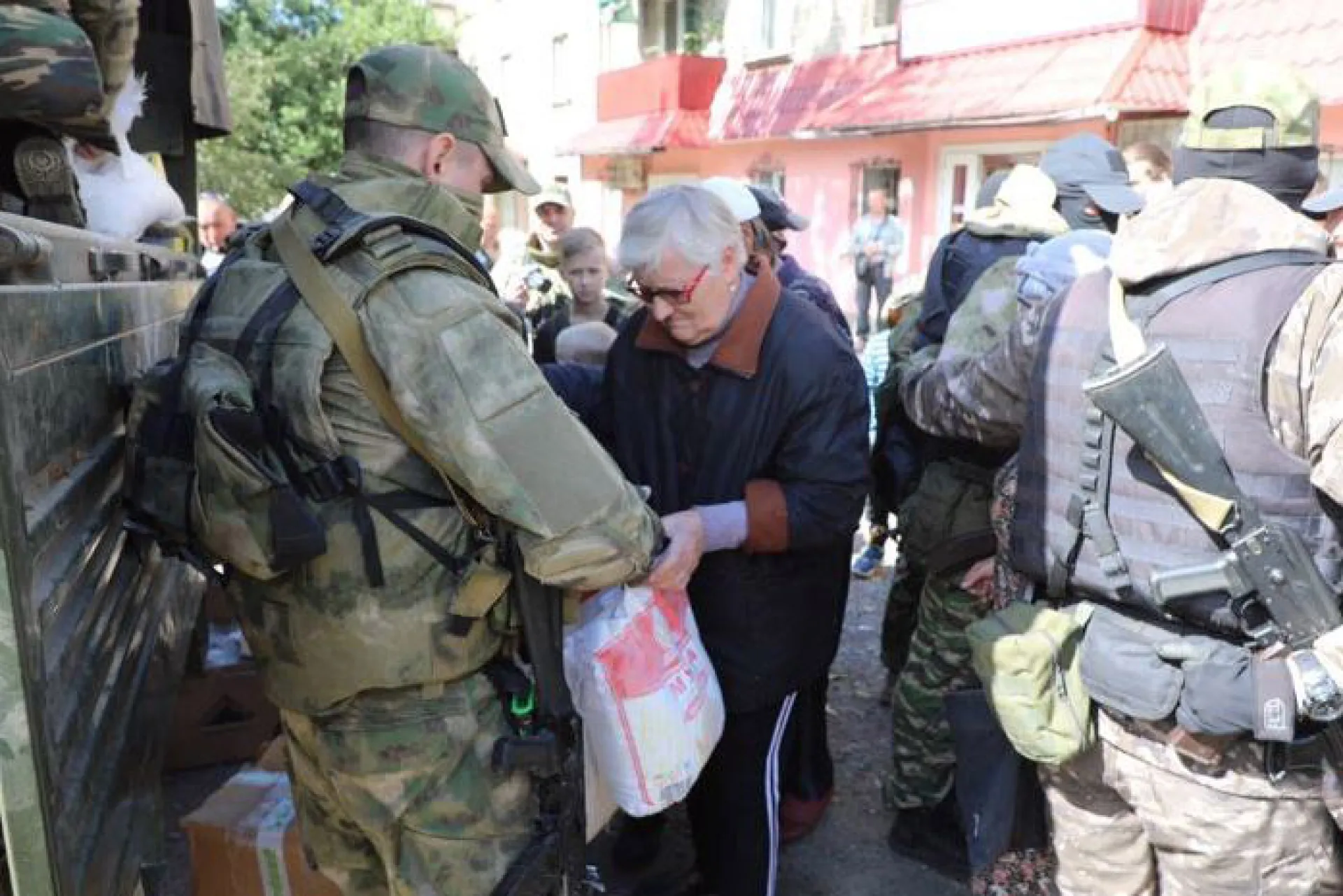 21 тонну гуманитарного груза доставили в ЛНР из Алтайского края