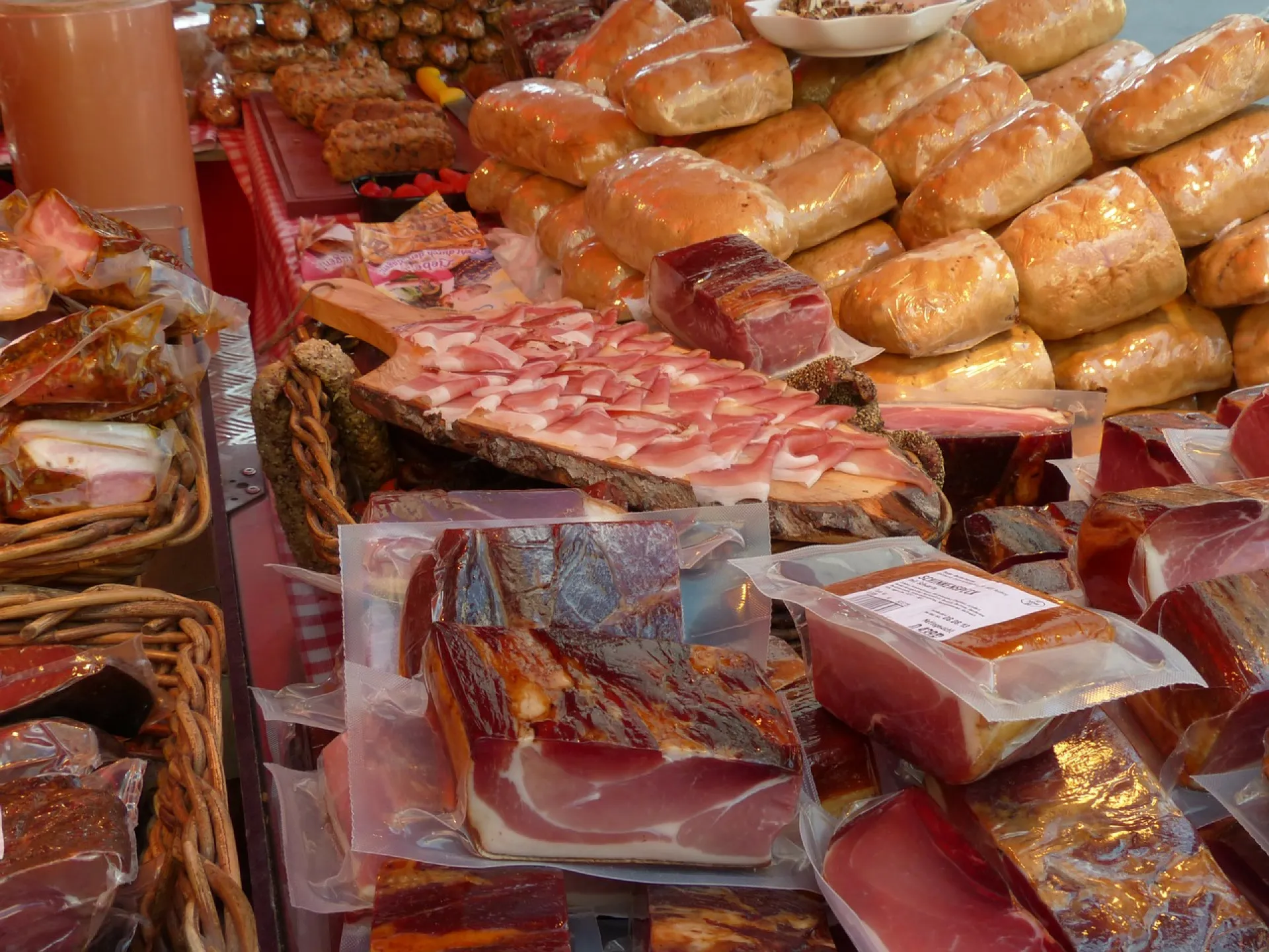 Продуктовые новогодние ярмарки пройдут сегодня в Барнауле Продуктовые новогодние ярмарки пройдут сегодня в Барнауле