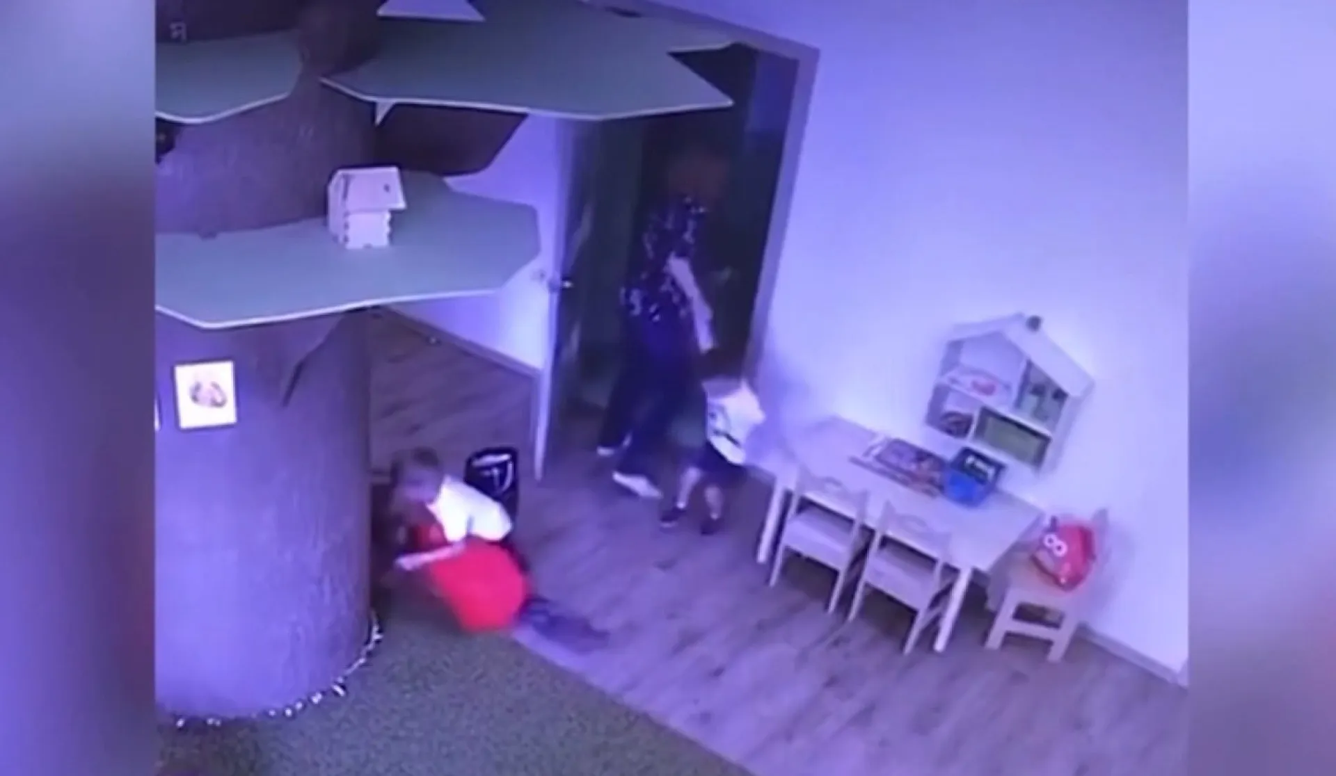 Несчастливое дело. Бывшим сотрудникам барнаульского детсада Happy Baby, истязавшим подопечных, практически не изменили наказание Несчастливое дело. Бывшим сотрудникам барнаульского детсада Happy Baby, истязавшим подопечных, практически не изменили наказание