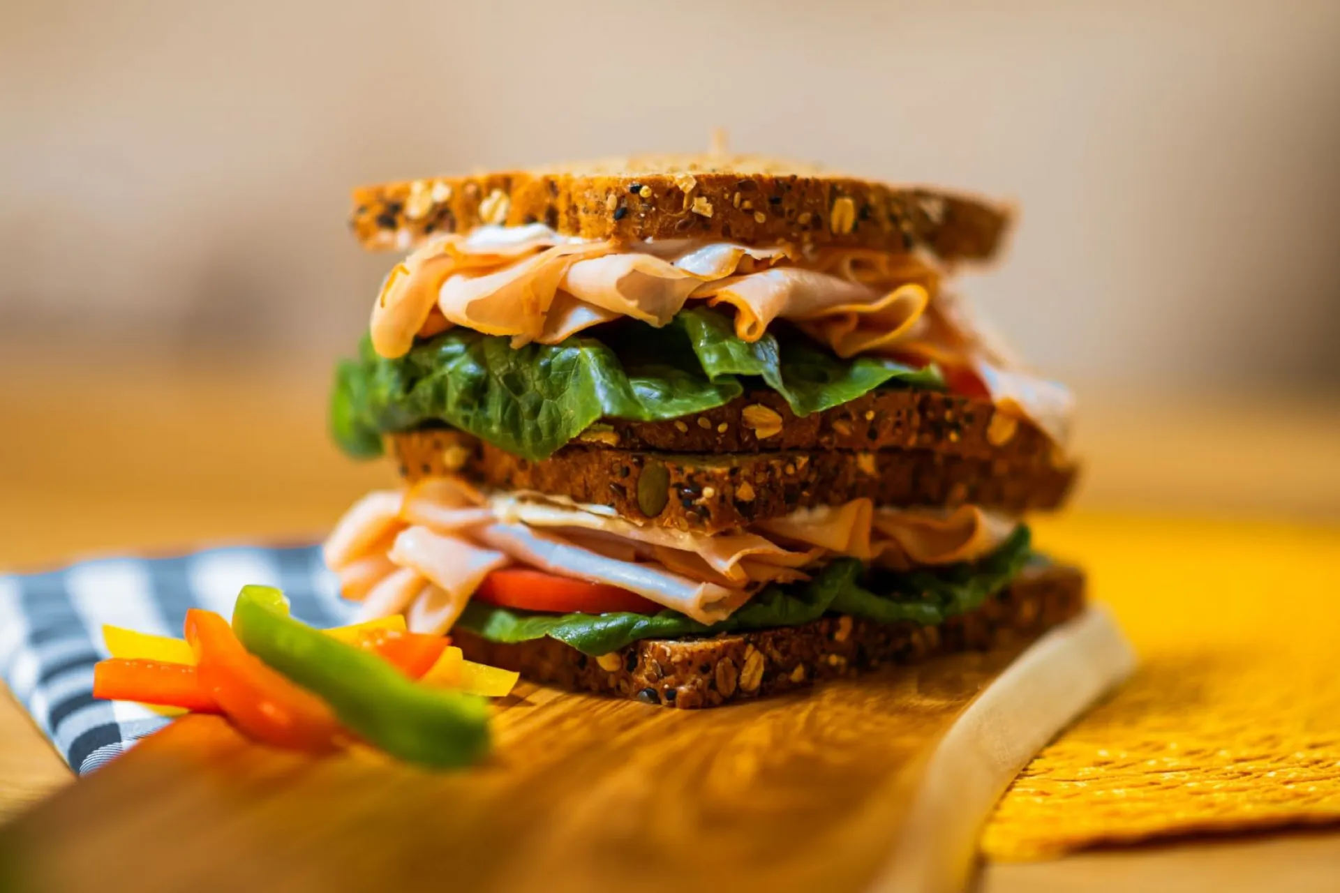 Нейросеть составила топ-10 простых и вкусных бутербродов на завтрак Нейросеть составила топ-10 простых и вкусных бутербродов на завтрак