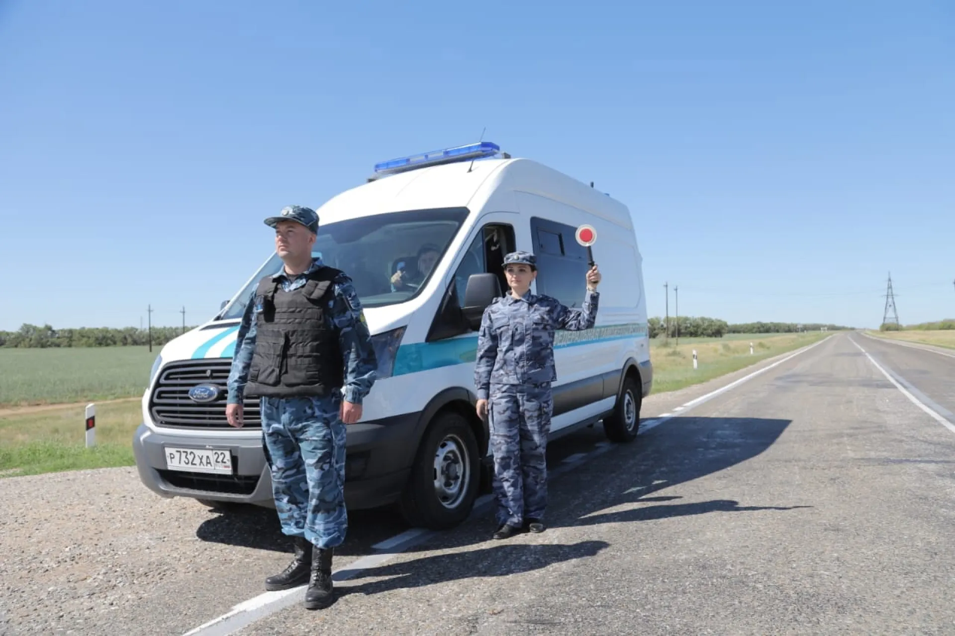 Контрабандист попытался вывезти 300 килограммов меда из Алтайского края Контрабандист попытался вывезти 300 килограммов меда из Алтайского края