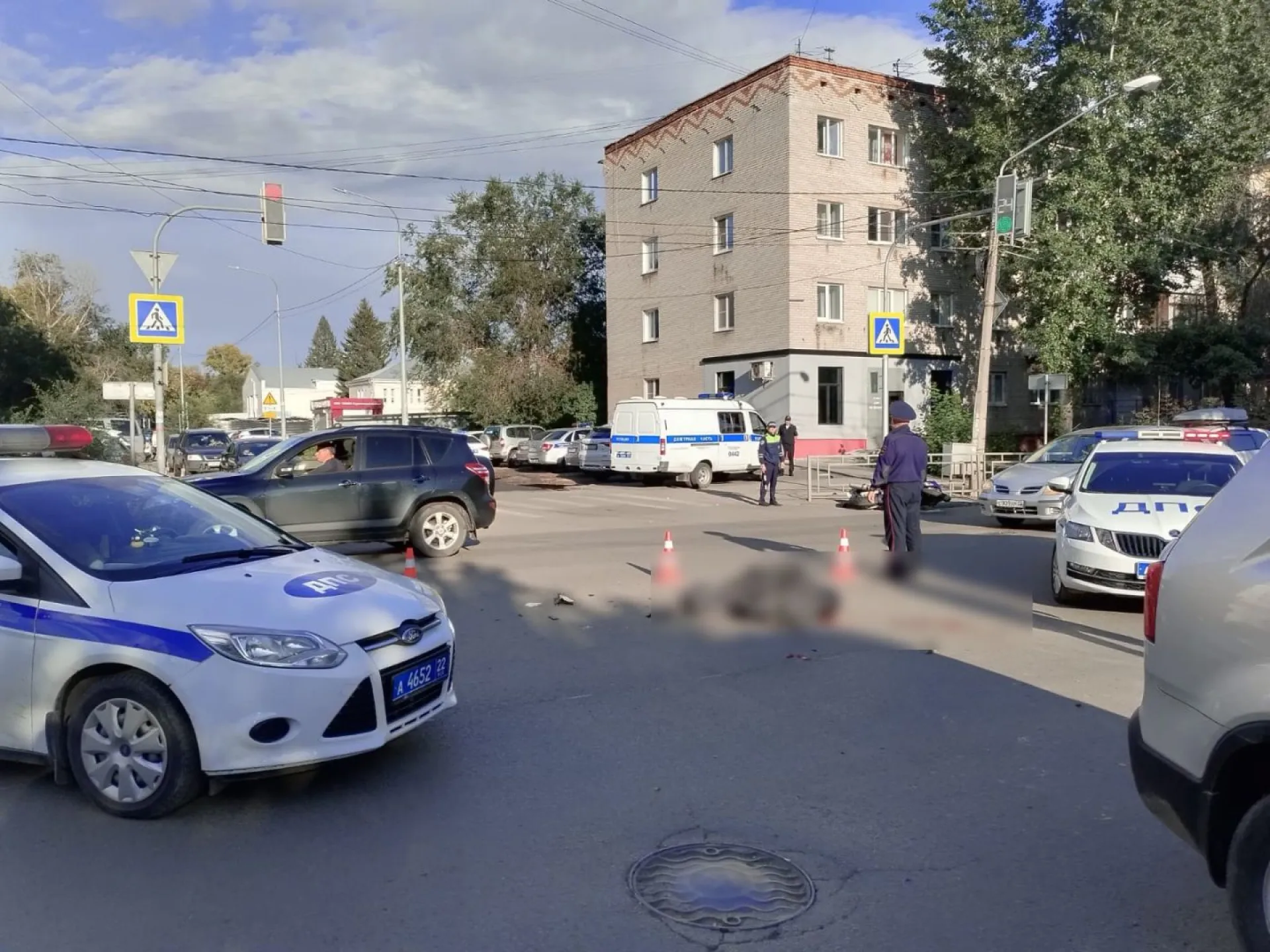 Мотоциклист погиб в результате ДТП в центре Барнаула Мотоциклист погиб в результате ДТП в центре Барнаула