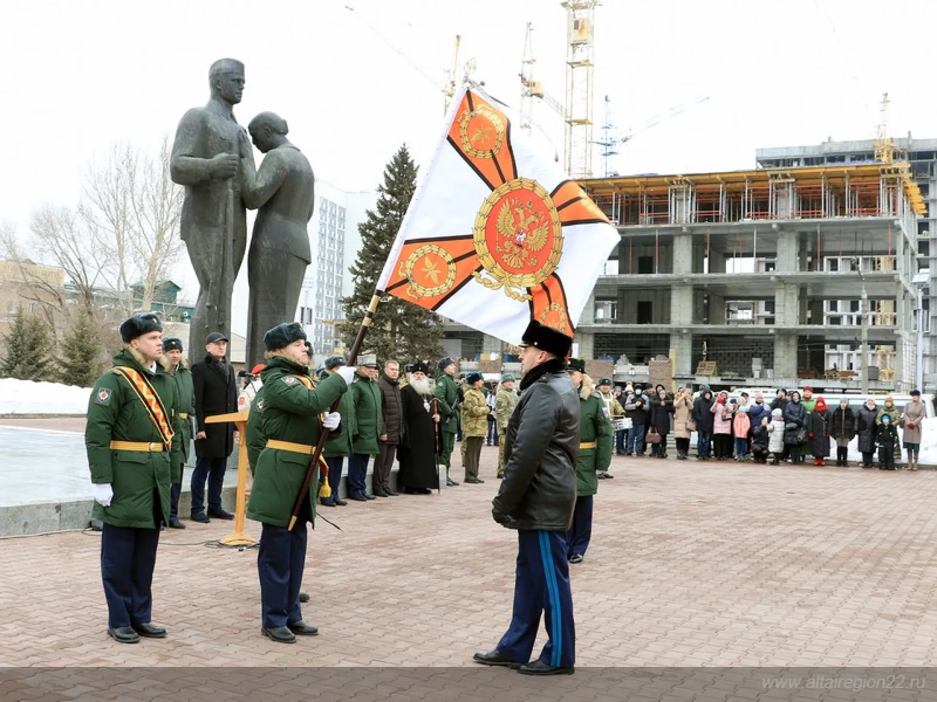 В Алтайском крае прошло вручение боевого знамени нового образца В Алтайском крае прошло вручение боевого знамени нового образца