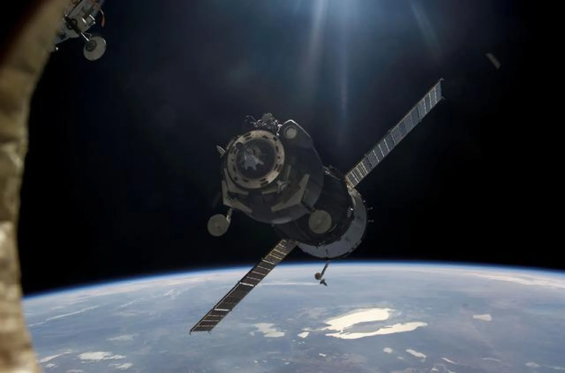 Российская космическая миссия прекращает работу на МКС Российская космическая миссия прекращает работу на МКС