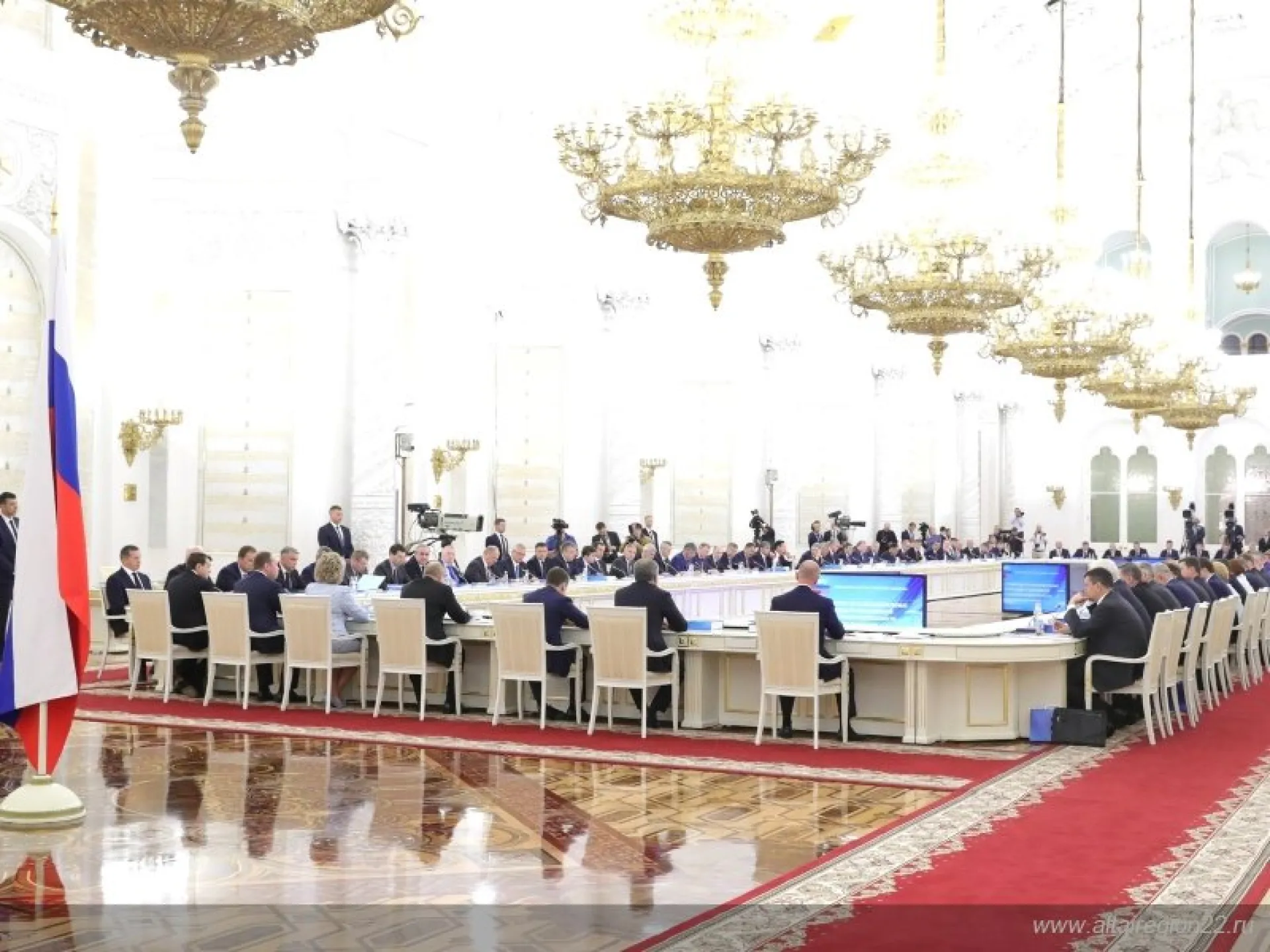Губернатор Алтайского края Виктор Томенко: Мы должны достигнуть нулевой смертности в результате ДТП к 2030 году Губернатор Алтайского края Виктор Томенко: Мы должны достигнуть нулевой смертности в результате ДТП к 2030 году
