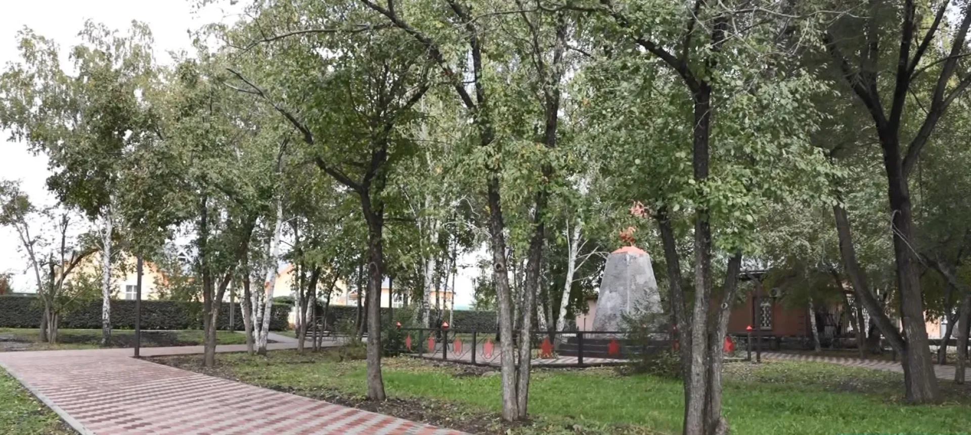 В Алейске благоустроили парк рядом с ж/д вокзалом В Алейске благоустроили парк рядом с ж/д вокзалом
