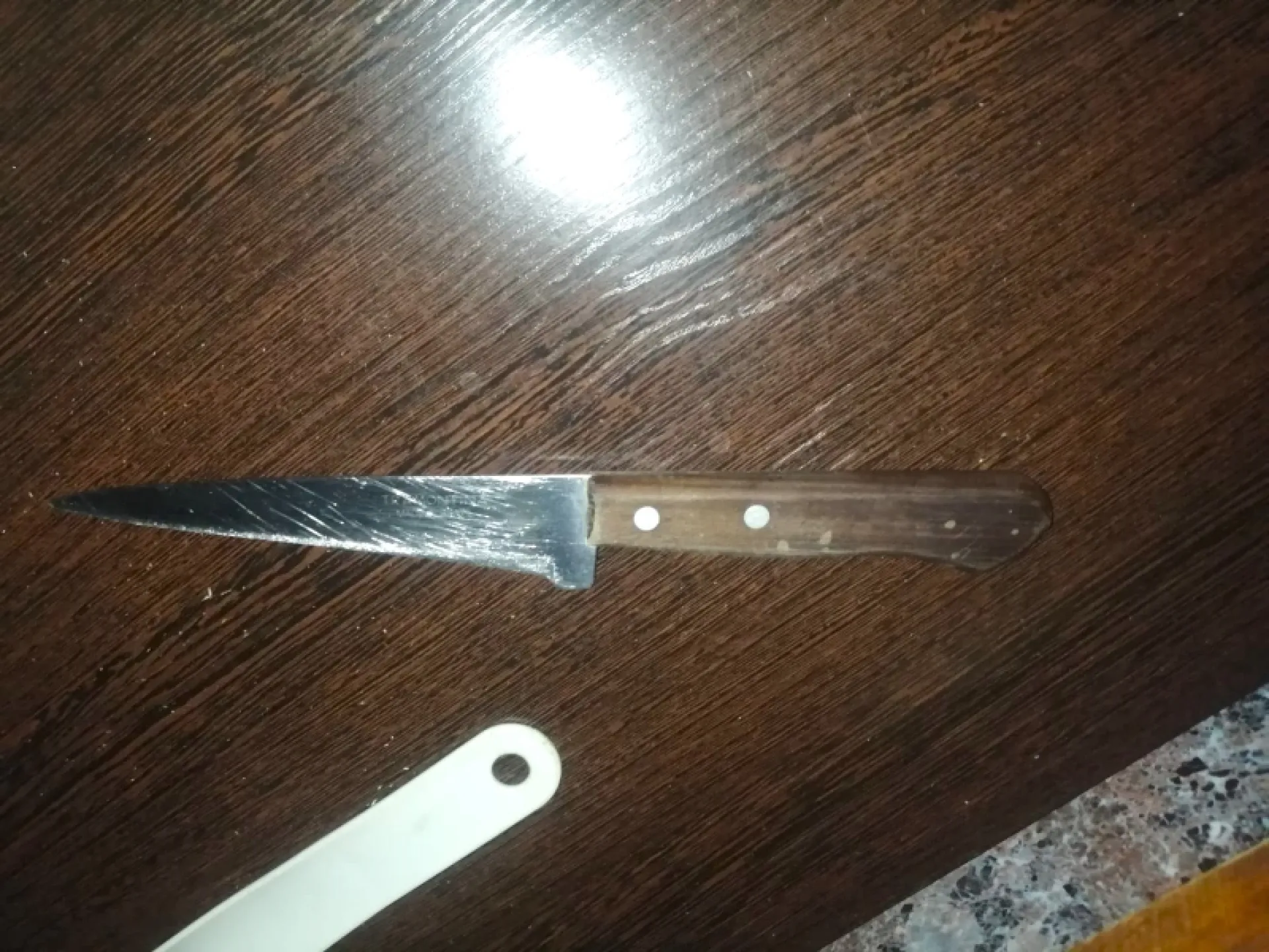 Пьяный мужчина отрезал пальцы пенсионерке в Алтайском крае Пьяный мужчина отрезал пальцы пенсионерке в Алтайском крае