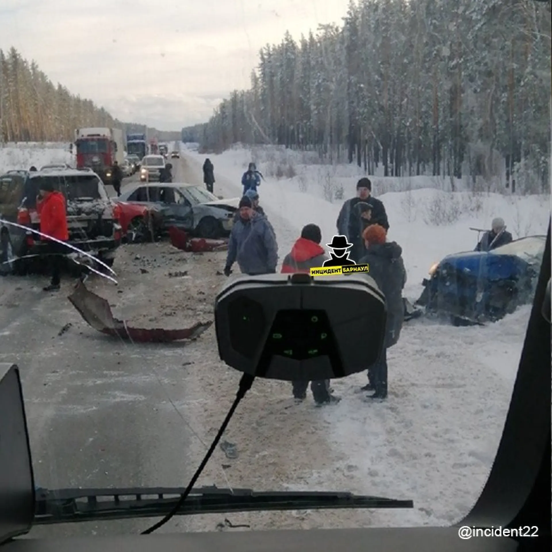 ДТП с участием пяти автомобилей произошло в Алтайском крае ДТП с участием пяти автомобилей произошло в Алтайском крае