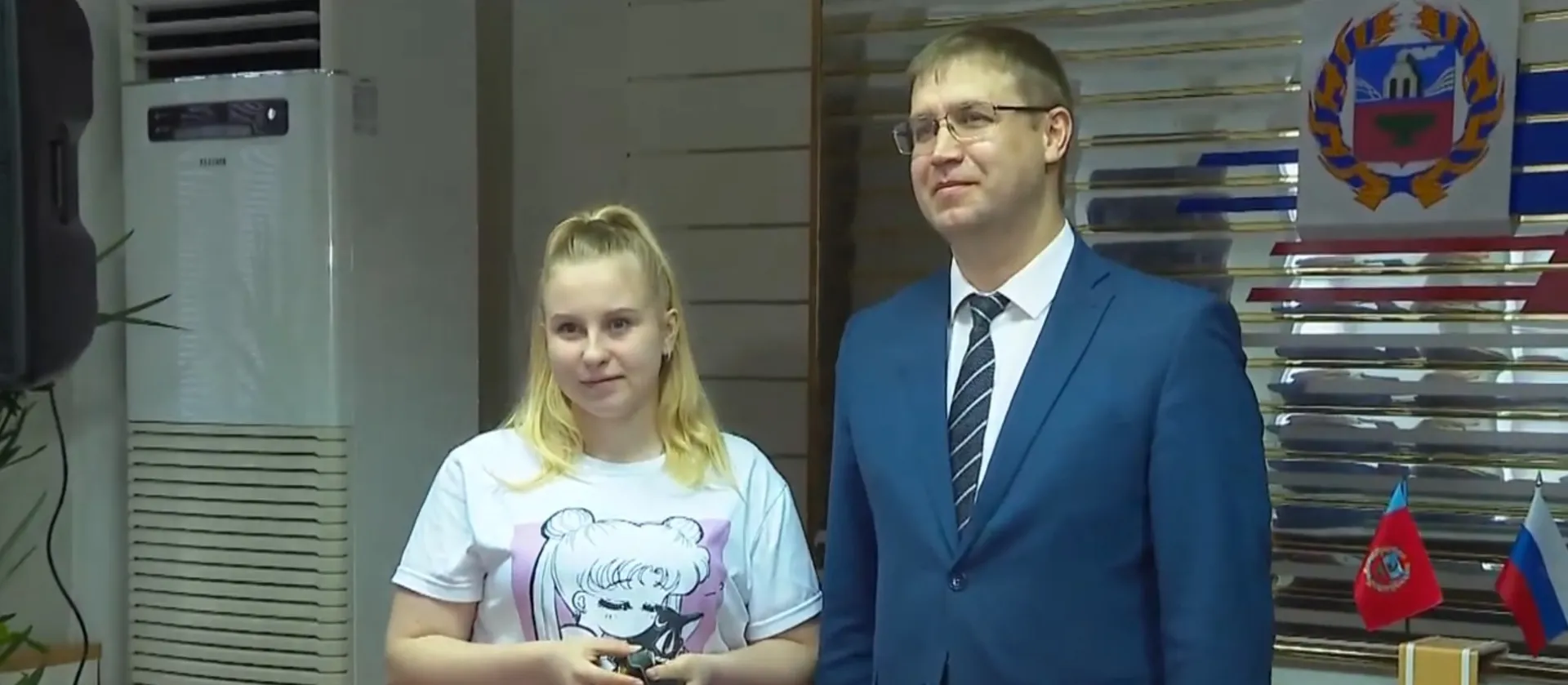 Детям-сиротам выдали десять ключей от квартир в Новоалтайске Детям-сиротам выдали десять ключей от квартир в Новоалтайске