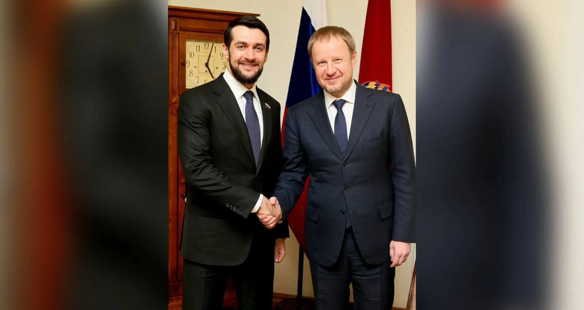 Губернатор края Виктор Томенко провел рабочую встречу с депутатом Государственной Думы от Алтайского края Александром Прокопьевым Губернатор края Виктор Томенко провел рабочую встречу с депутатом Государственной Думы от Алтайского края Александром Прокопьевым