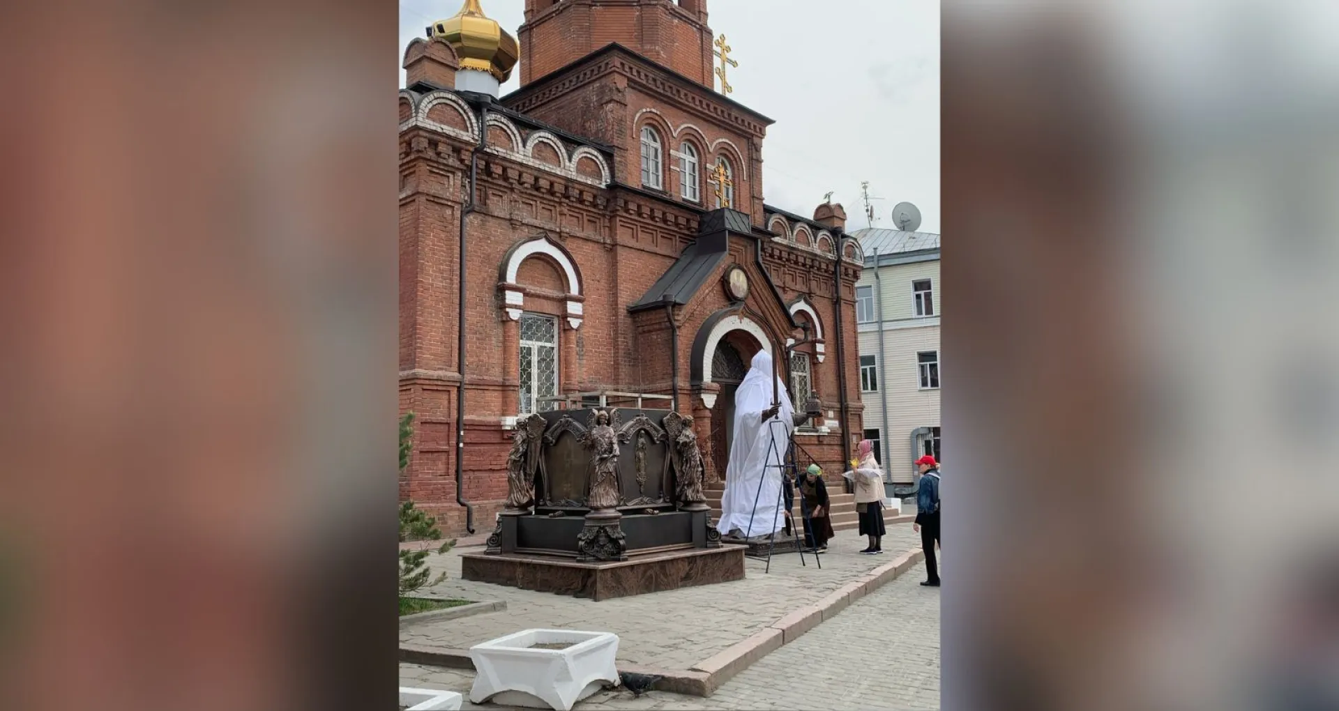 Памятник Николаю Чудотворцу готовят к открытию в Барнауле Памятник Николаю Чудотворцу готовят к открытию в Барнауле