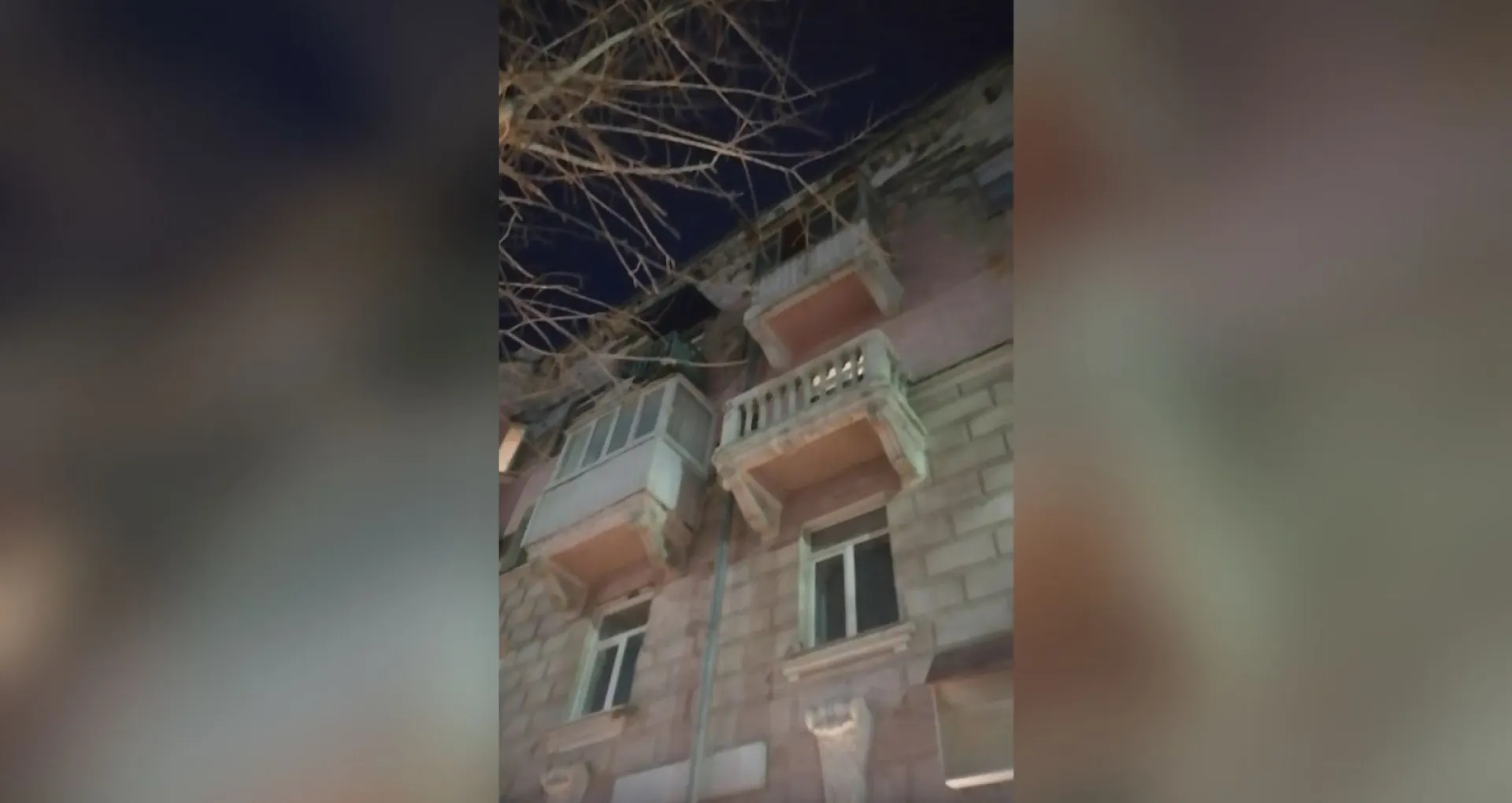 Барнаульцев возмутил разваливающийся дом в центре краевой столицы Барнаульцев возмутил разваливающийся дом в центре краевой столицы