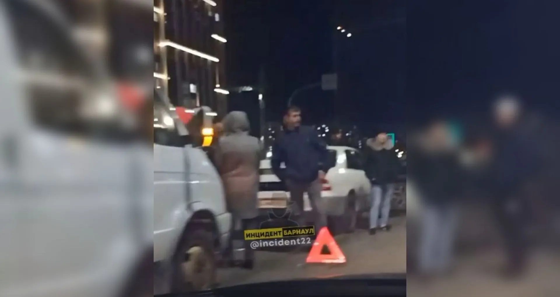 Несколько автомобилей столкнулись на Солнечной поляне в Барнауле Несколько автомобилей столкнулись на Солнечной поляне в Барнауле