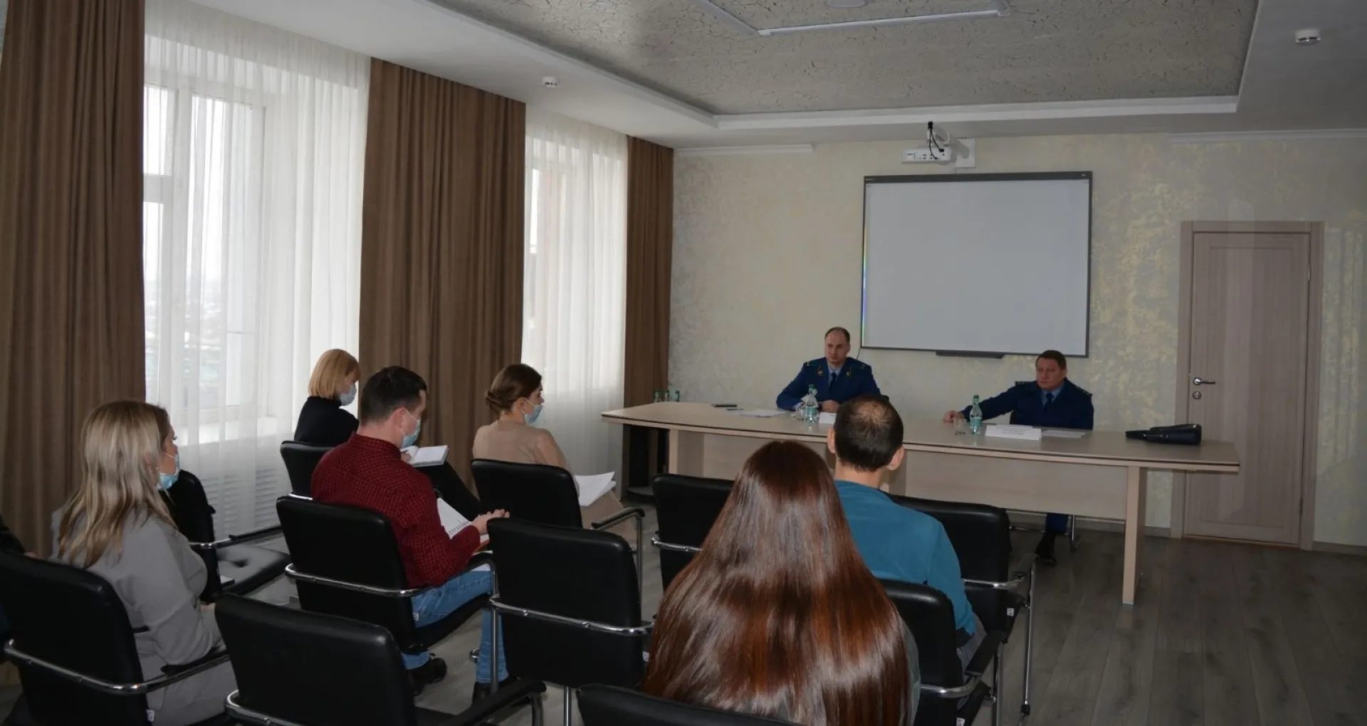 Первый заместитель Западно-Сибирского транспортного прокурора провел приём граждан в Барнауле Первый заместитель Западно-Сибирского транспортного прокурора провел приём граждан в Барнауле
