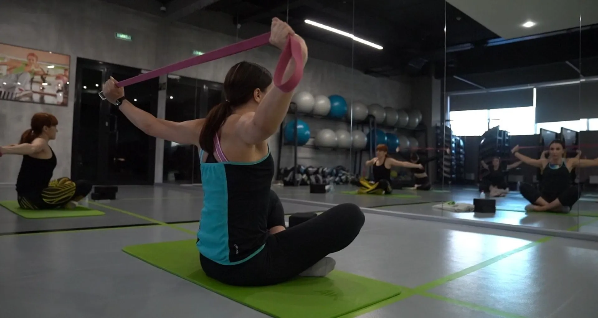 Барнаульский фитнес-клуб X-FIT предлагает две годовые карты по цене одной Барнаульский фитнес-клуб X-FIT предлагает две годовые карты по цене одной