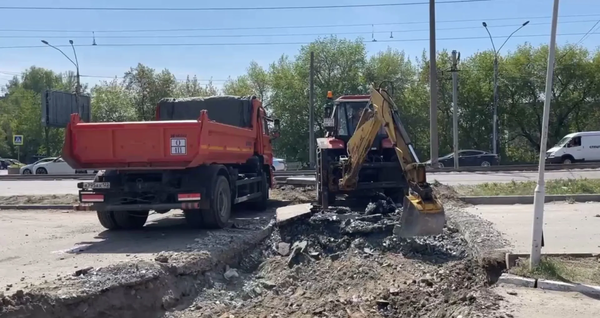 Видео: строительство разворотного кольца на Новом рынке в Барнауле Видео: строительство разворотного кольца на Новом рынке в Барнауле