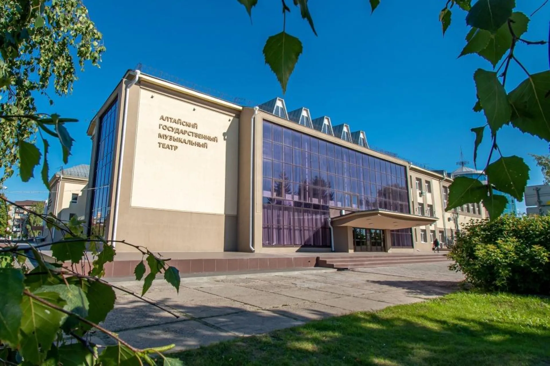 Звуковое оборудование за 21 миллион рублей появится в Алтайском музыкальном театре Звуковое оборудование за 21 миллион рублей появится в Алтайском музыкальном театре