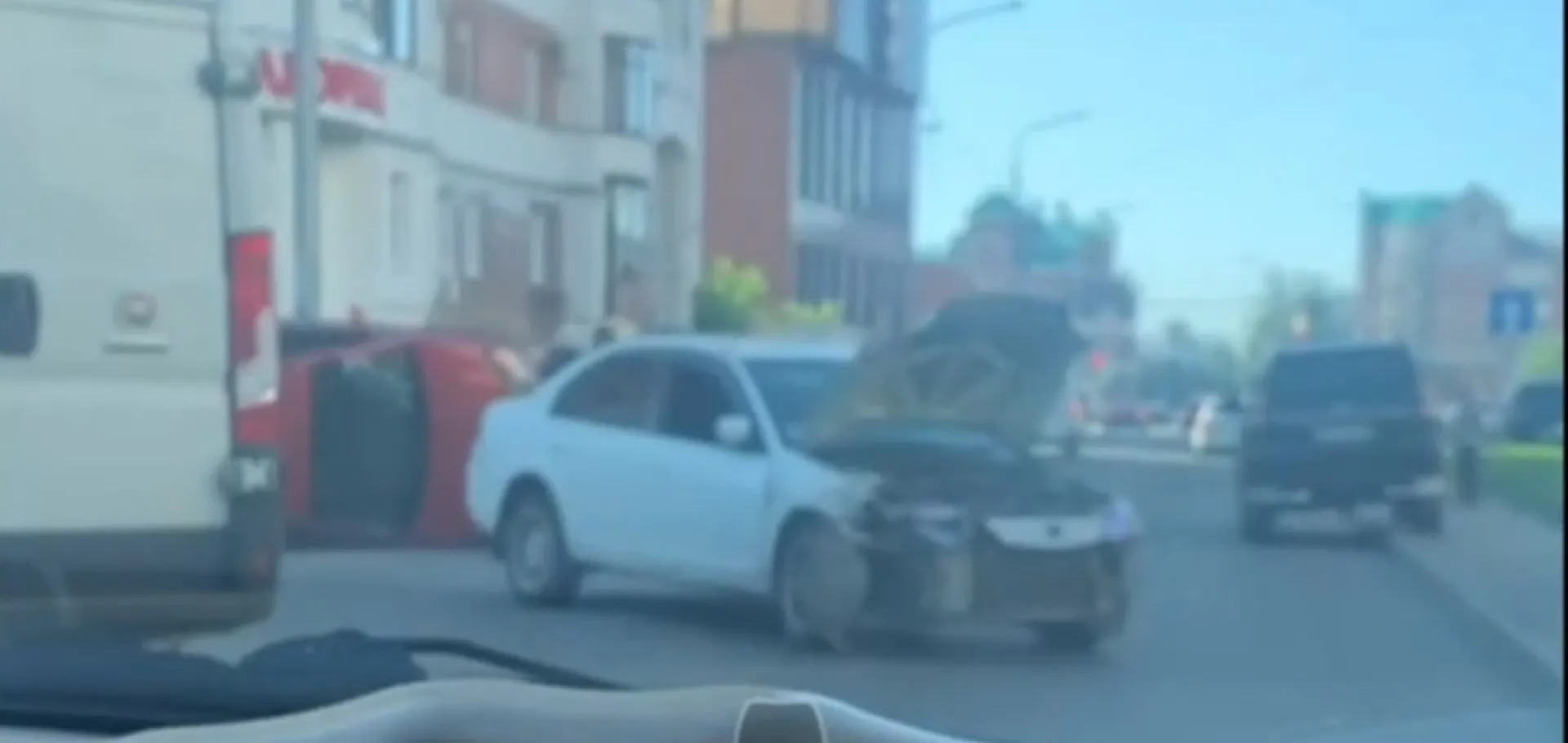 ДТП с переворотом произошло в Барнауле ДТП с переворотом произошло в Барнауле